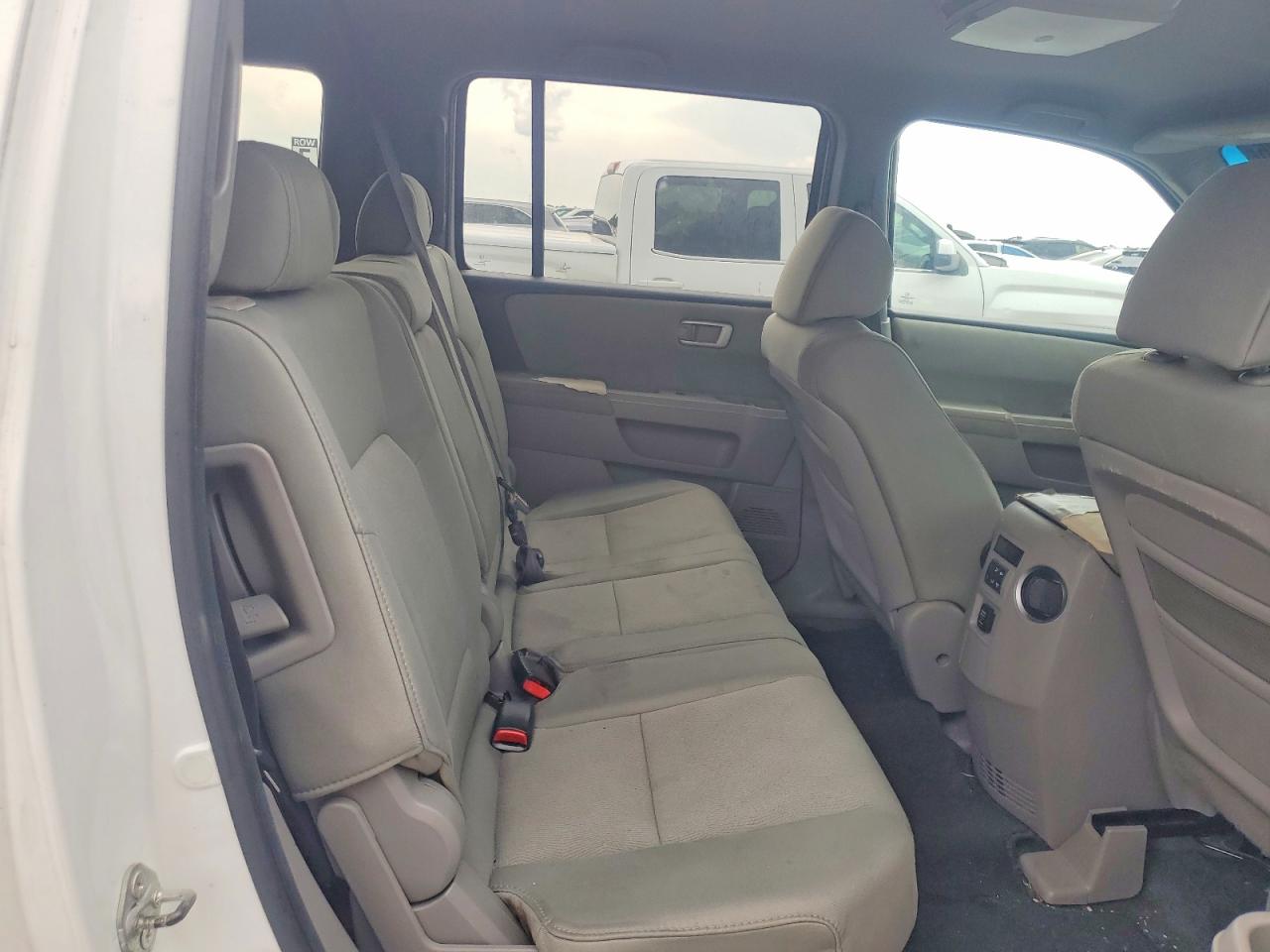 2011 Honda Pilot Lx Белый vin: 5FNYF4H2XBB094195