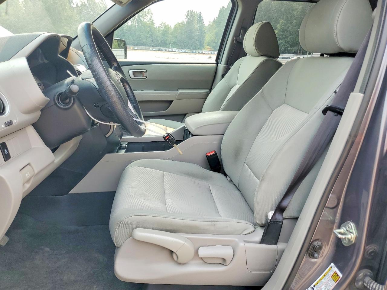 2014 Honda Pilot Lx Серый vin: 5FNYF4H2XEB011384