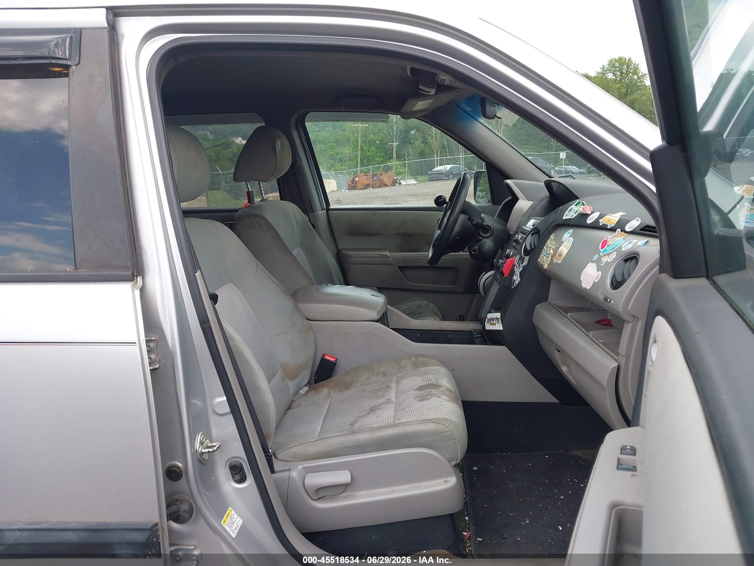 2015 Honda Pilot Lx Silver vin: 5FNYF4H2XFB020667