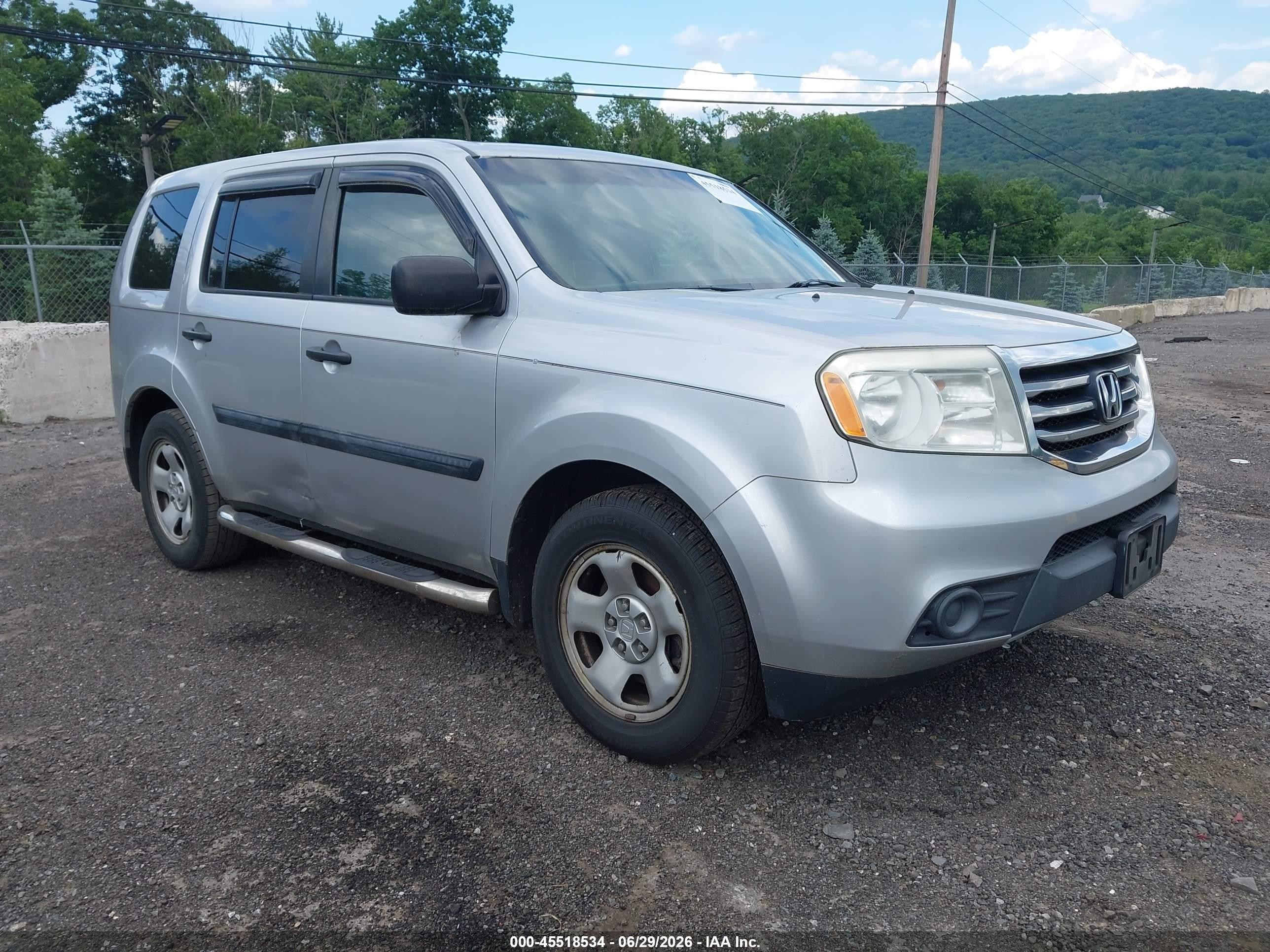 2015 Honda Pilot Lx Silver vin: 5FNYF4H2XFB020667