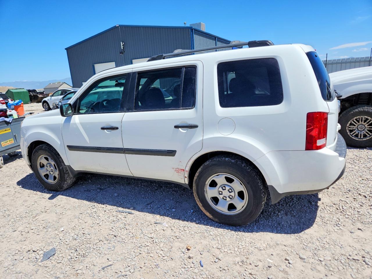 2015 Honda Pilot Lx White vin: 5FNYF4H2XFB062174