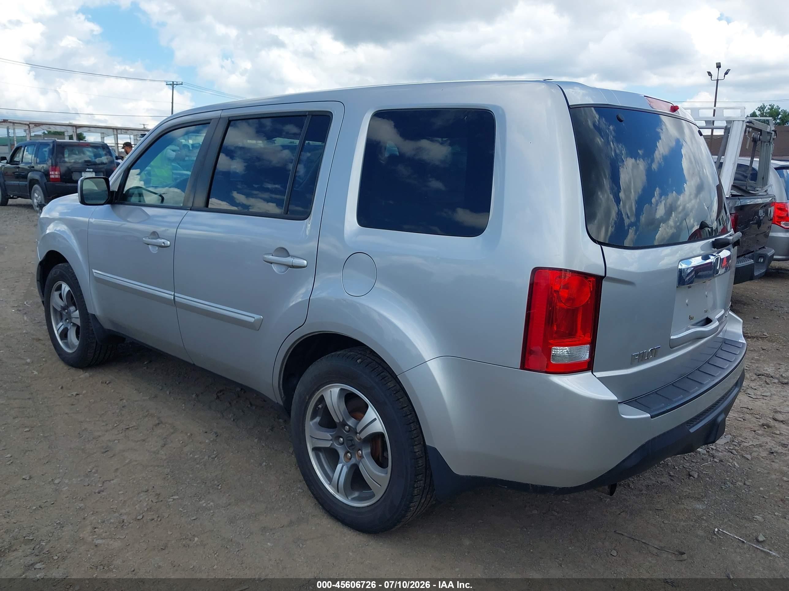 2015 Honda Pilot Se Silver vin: 5FNYF4H30FB034280