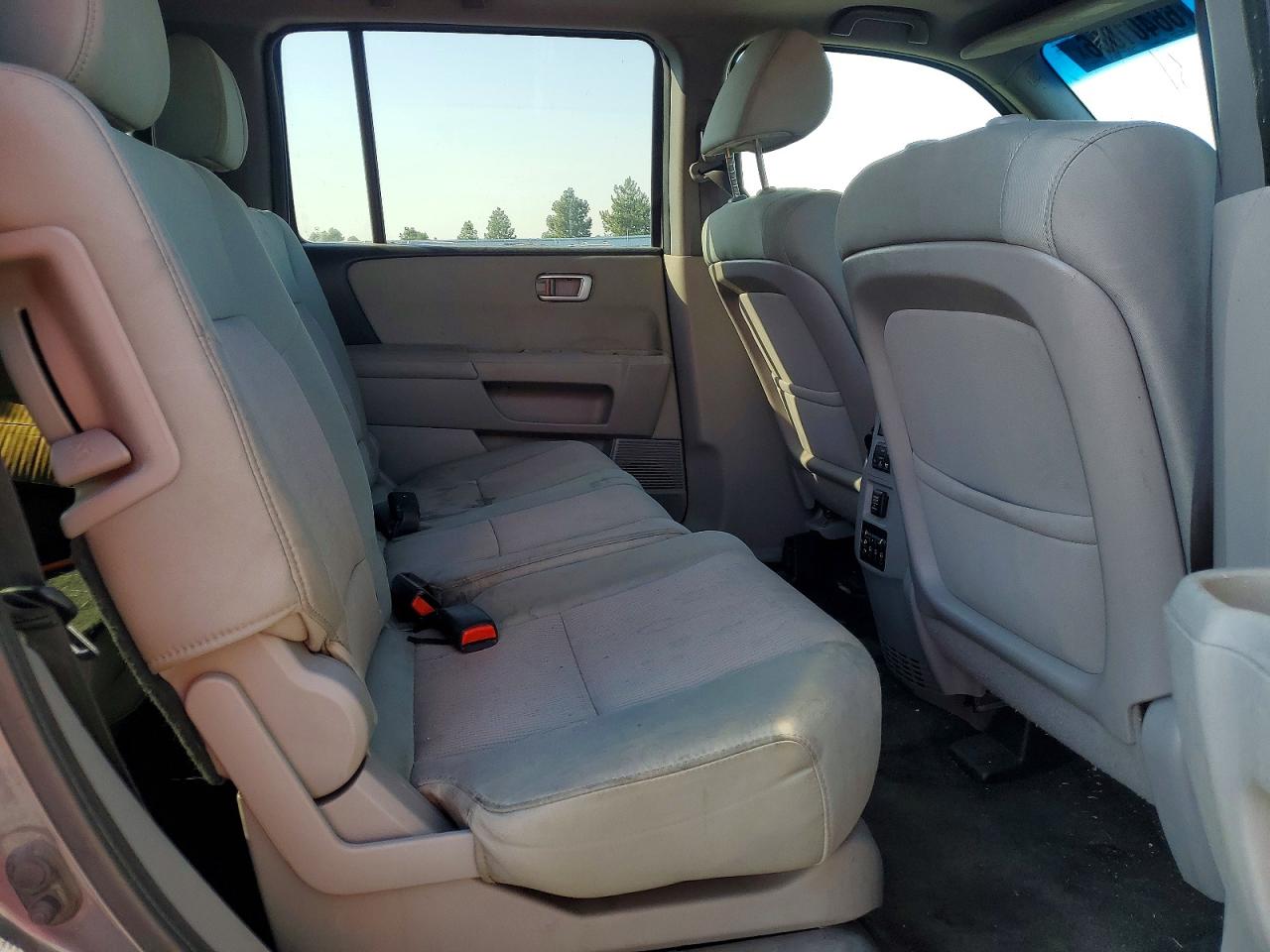 2015 Honda Pilot Se Gray vin: 5FNYF4H30FB047174