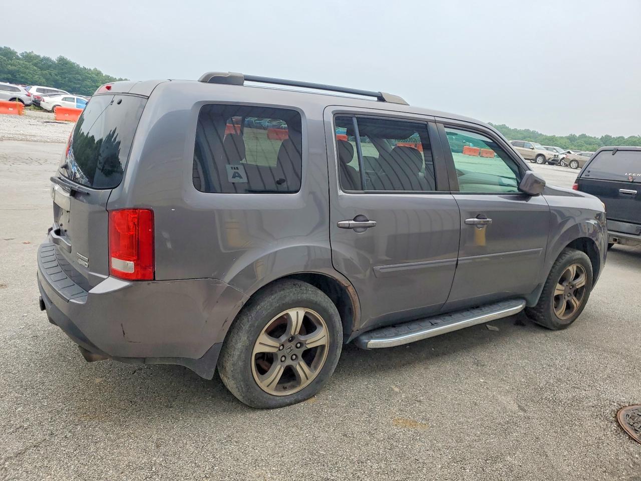 2015 Honda Pilot Se Gray vin: 5FNYF4H30FB067859