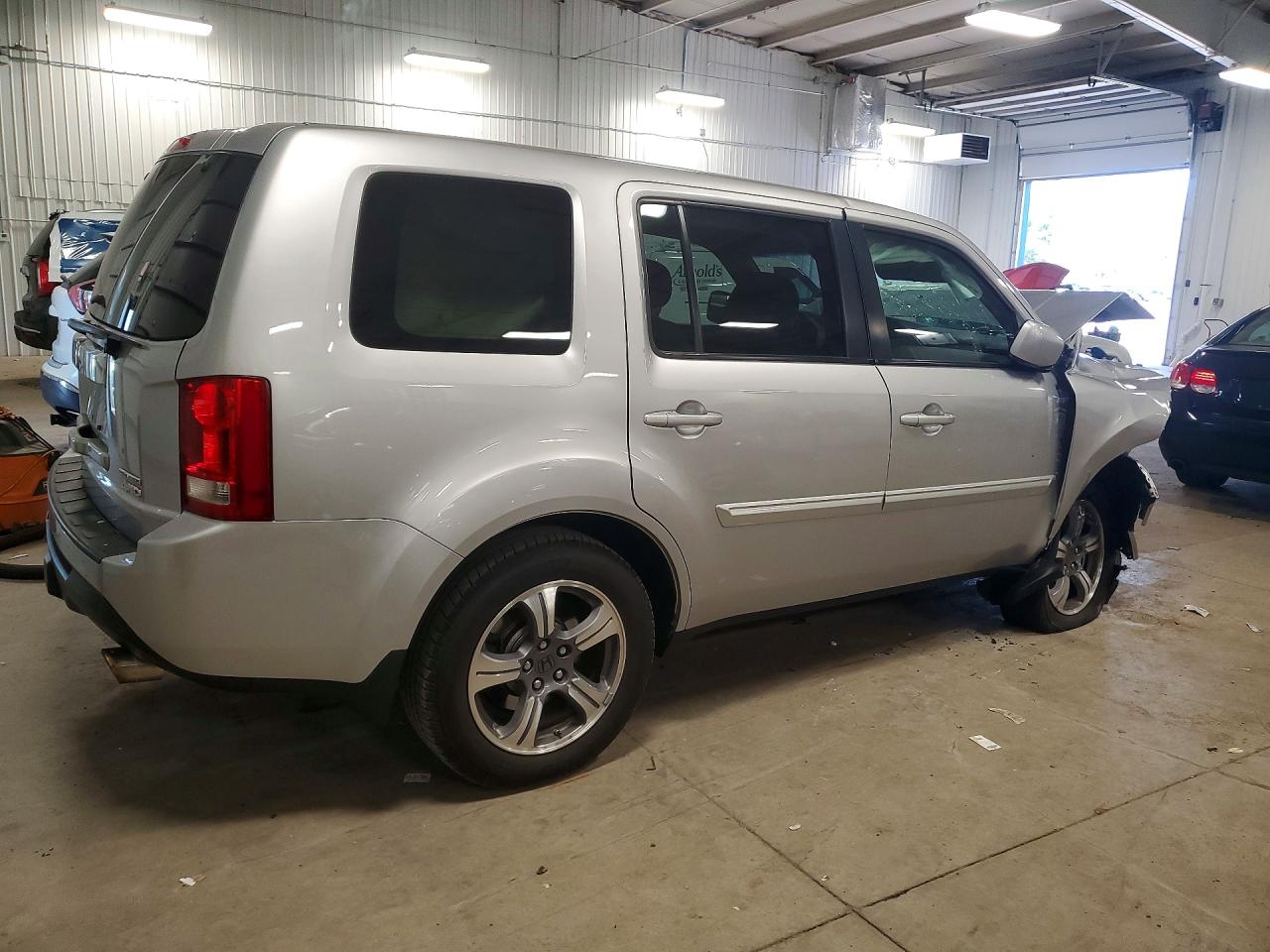 2015 Honda Pilot Se Серебряный vin: 5FNYF4H37FB007996