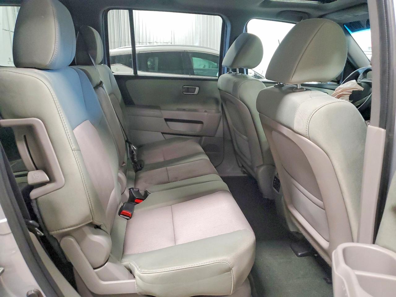 2015 Honda Pilot Se Серебряный vin: 5FNYF4H37FB007996