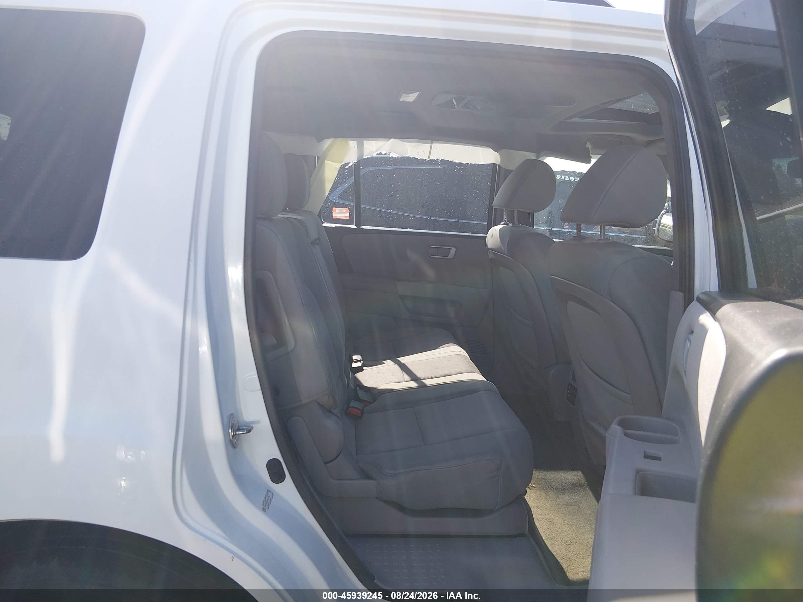 2015 Honda Pilot Se White vin: 5FNYF4H37FB027990