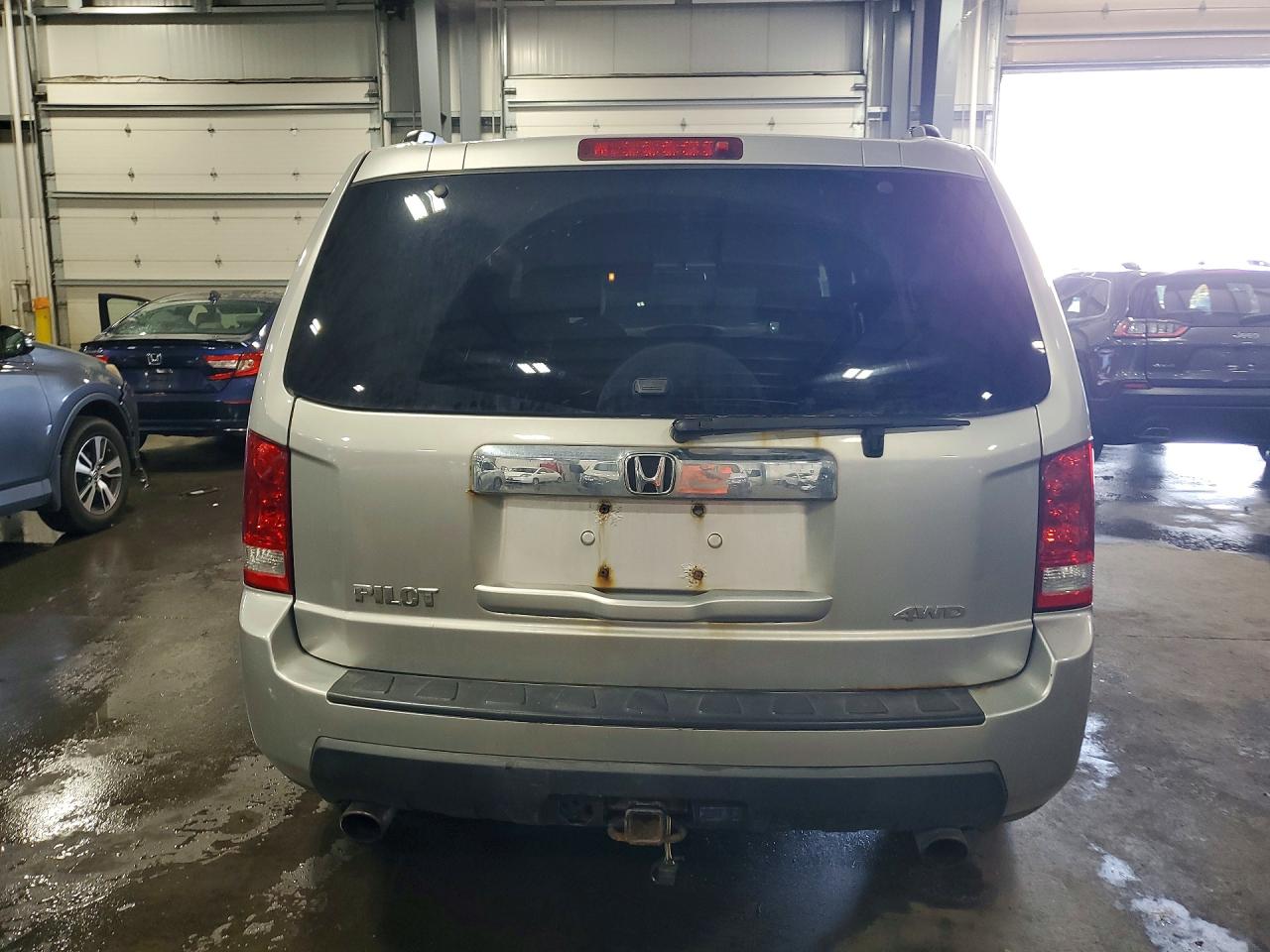 2011 Honda Pilot Ex Silver vin: 5FNYF4H40BB013979