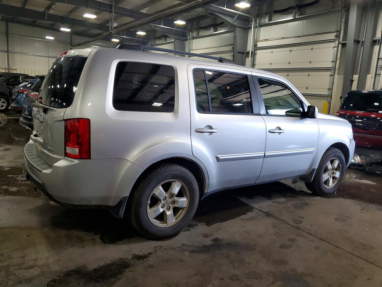 2011 Honda Pilot Ex Silver vin: 5FNYF4H40BB013979