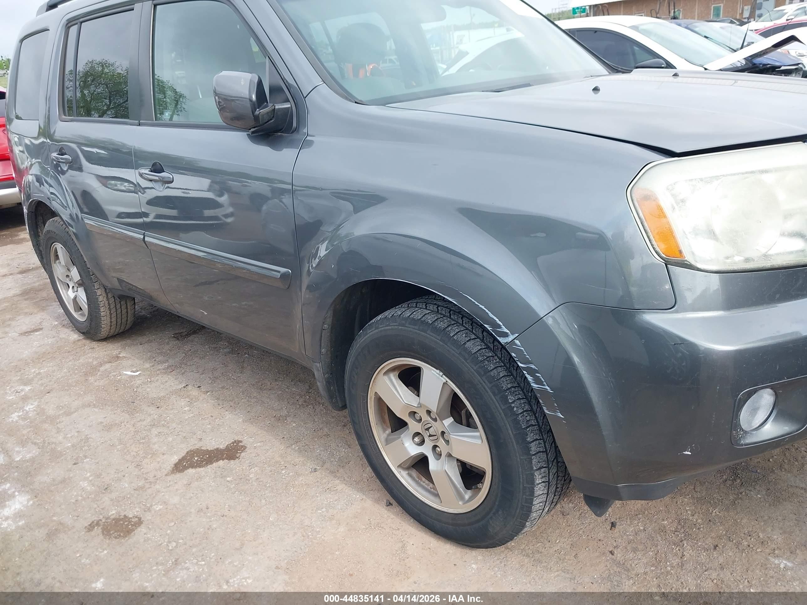 2011 Honda Pilot Ex Gray vin: 5FNYF4H40BB034444