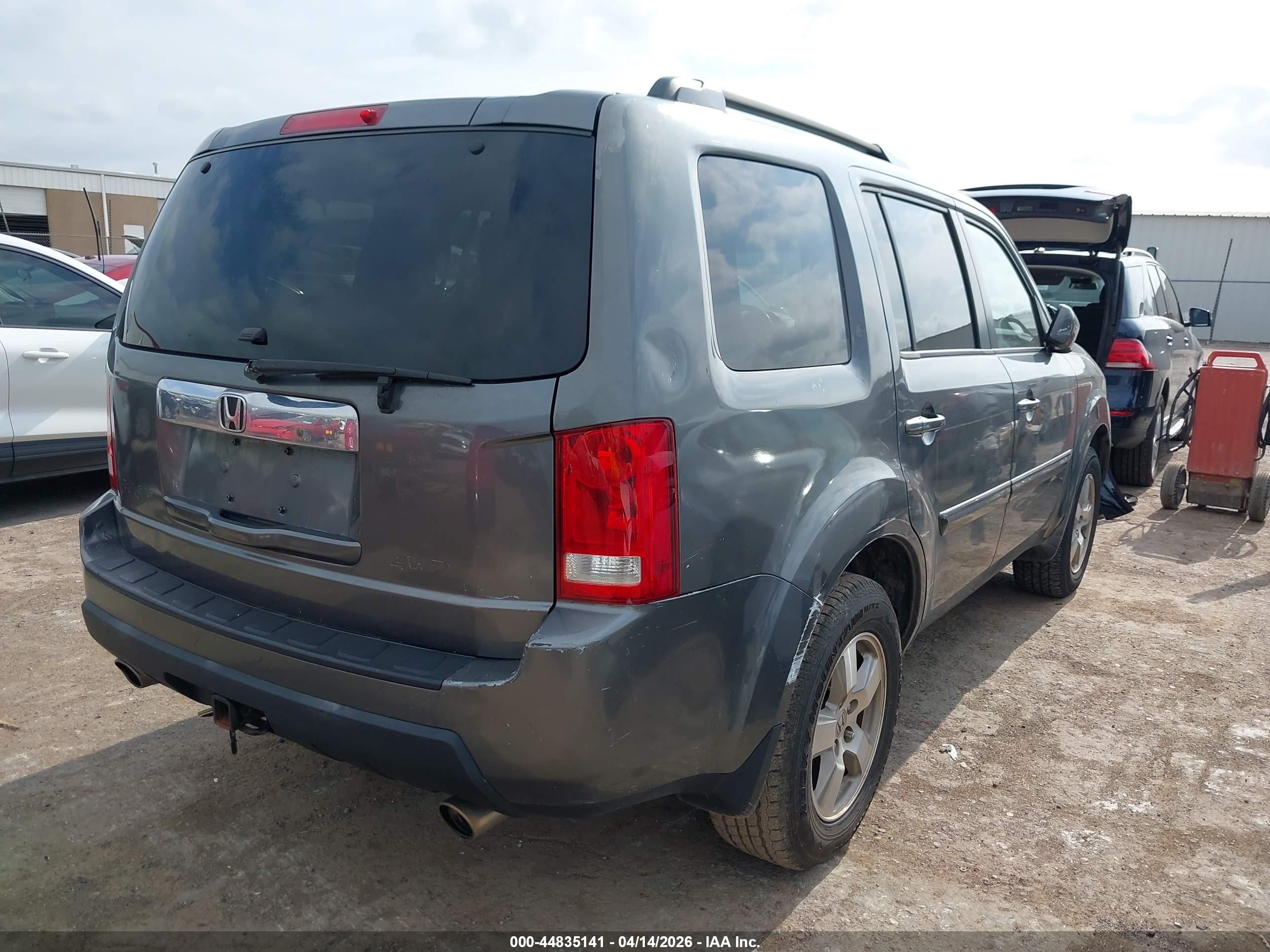2011 Honda Pilot Ex Gray vin: 5FNYF4H40BB034444
