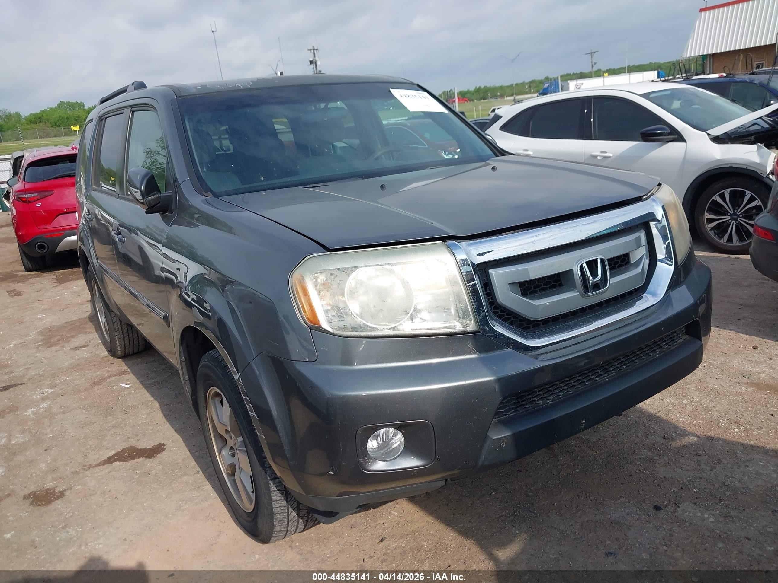 2011 Honda Pilot Ex Gray vin: 5FNYF4H40BB034444