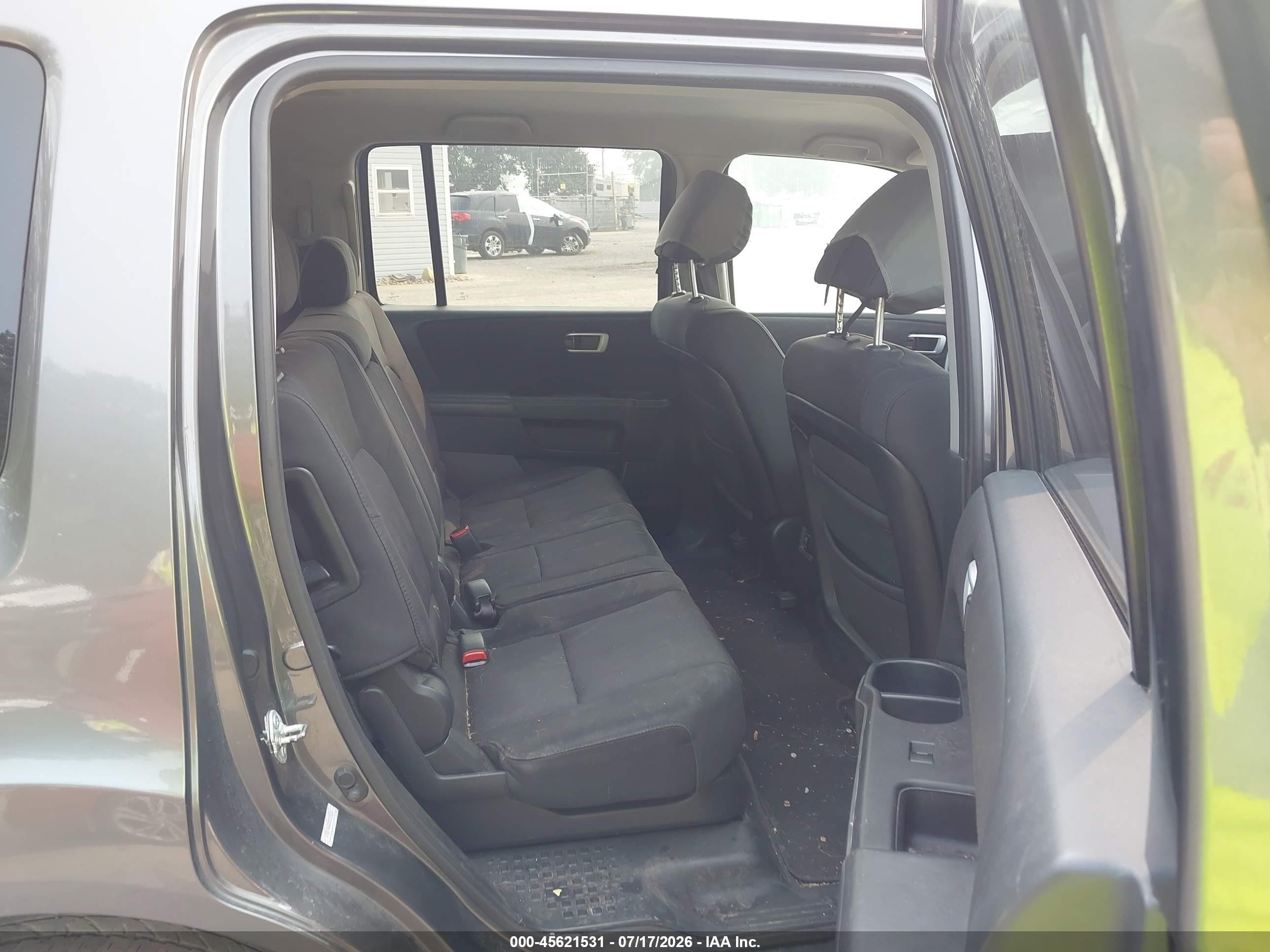 2011 Honda Pilot Ex Gray vin: 5FNYF4H40BB055018