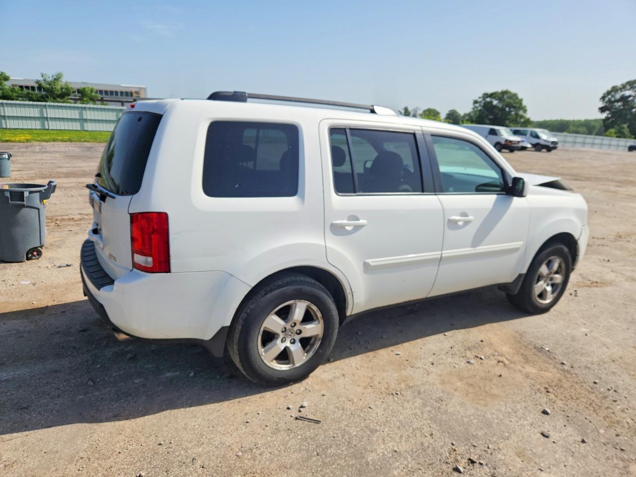 2011 Honda Pilot Ex White vin: 5FNYF4H40BB064902