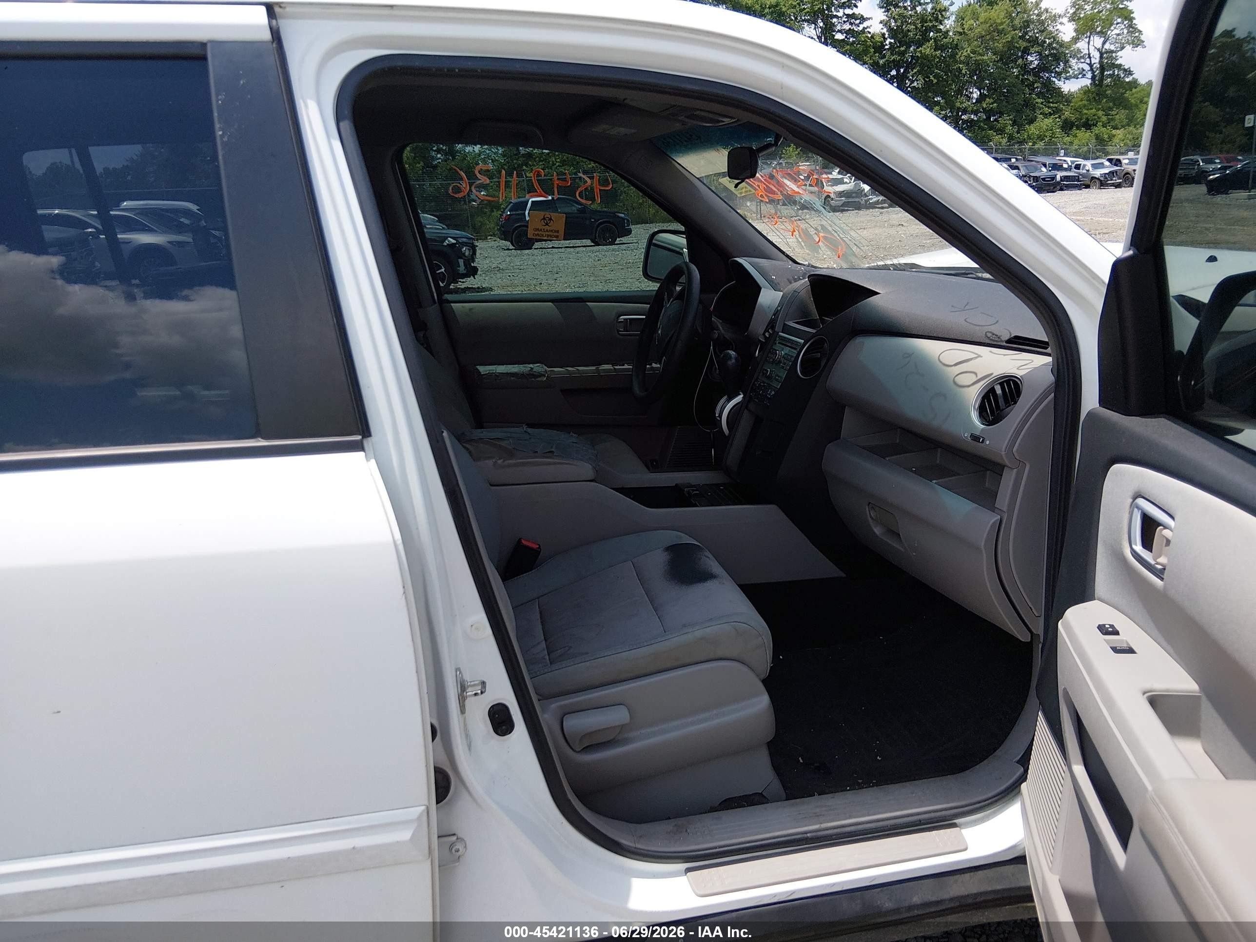 2010 Honda Pilot Ex White vin: 5FNYF4H41AB035259