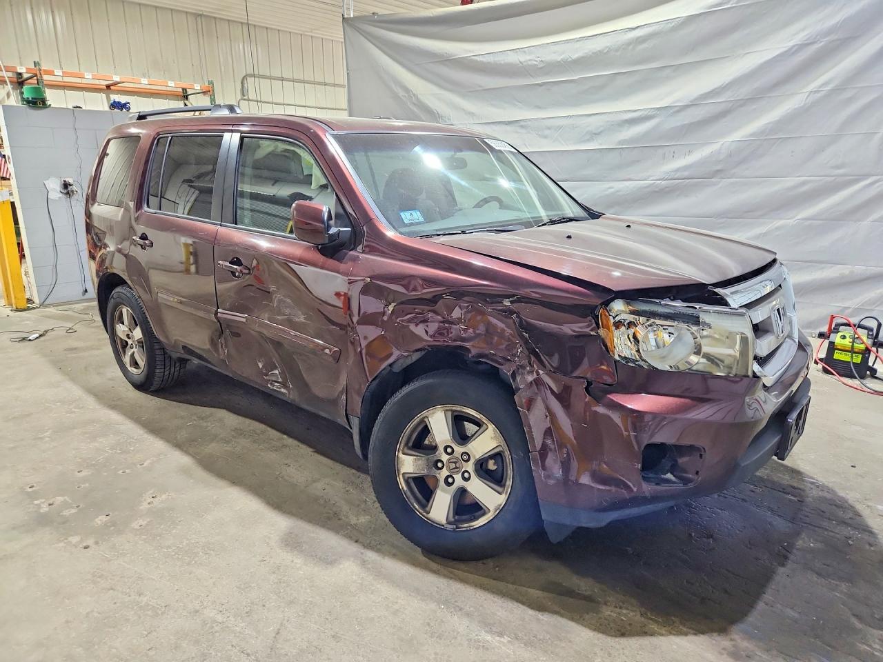 2011 Honda Pilot Ex Maroon vin: 5FNYF4H41BB005552