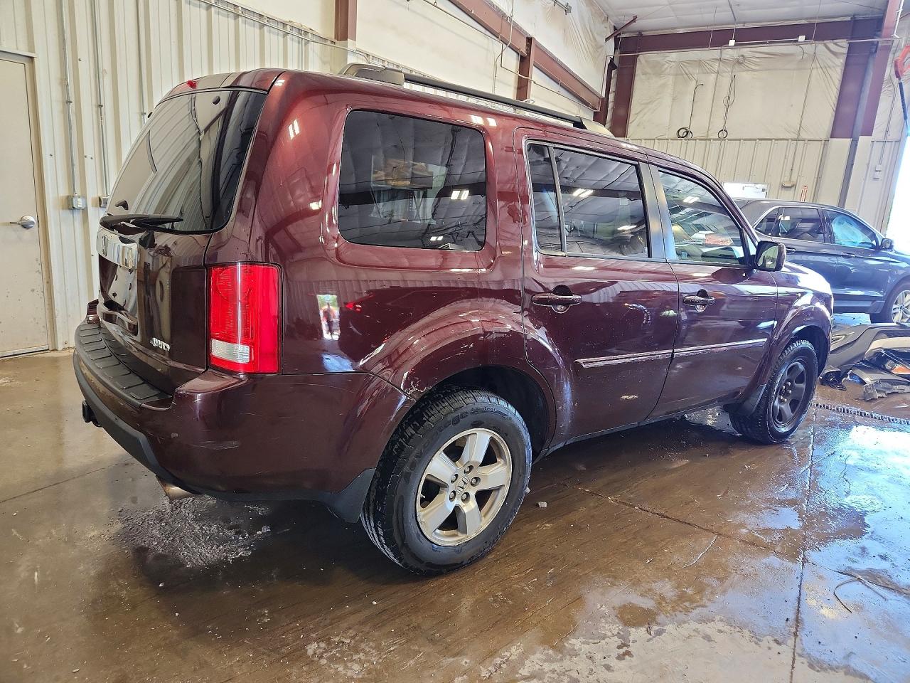 2011 Honda Pilot Ex Maroon vin: 5FNYF4H41BB007379