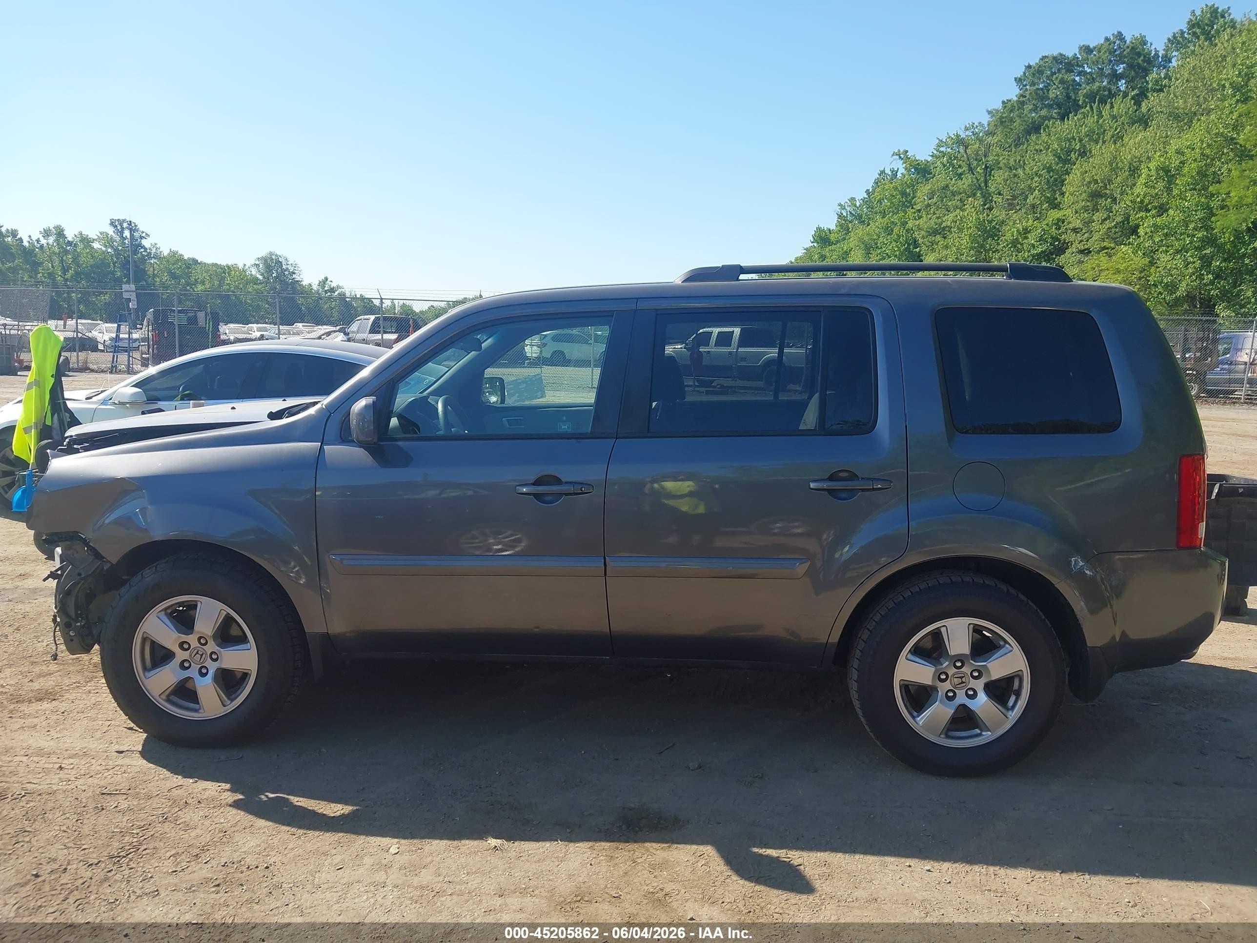 2011 Honda Pilot Ex Gray vin: 5FNYF4H41BB034419