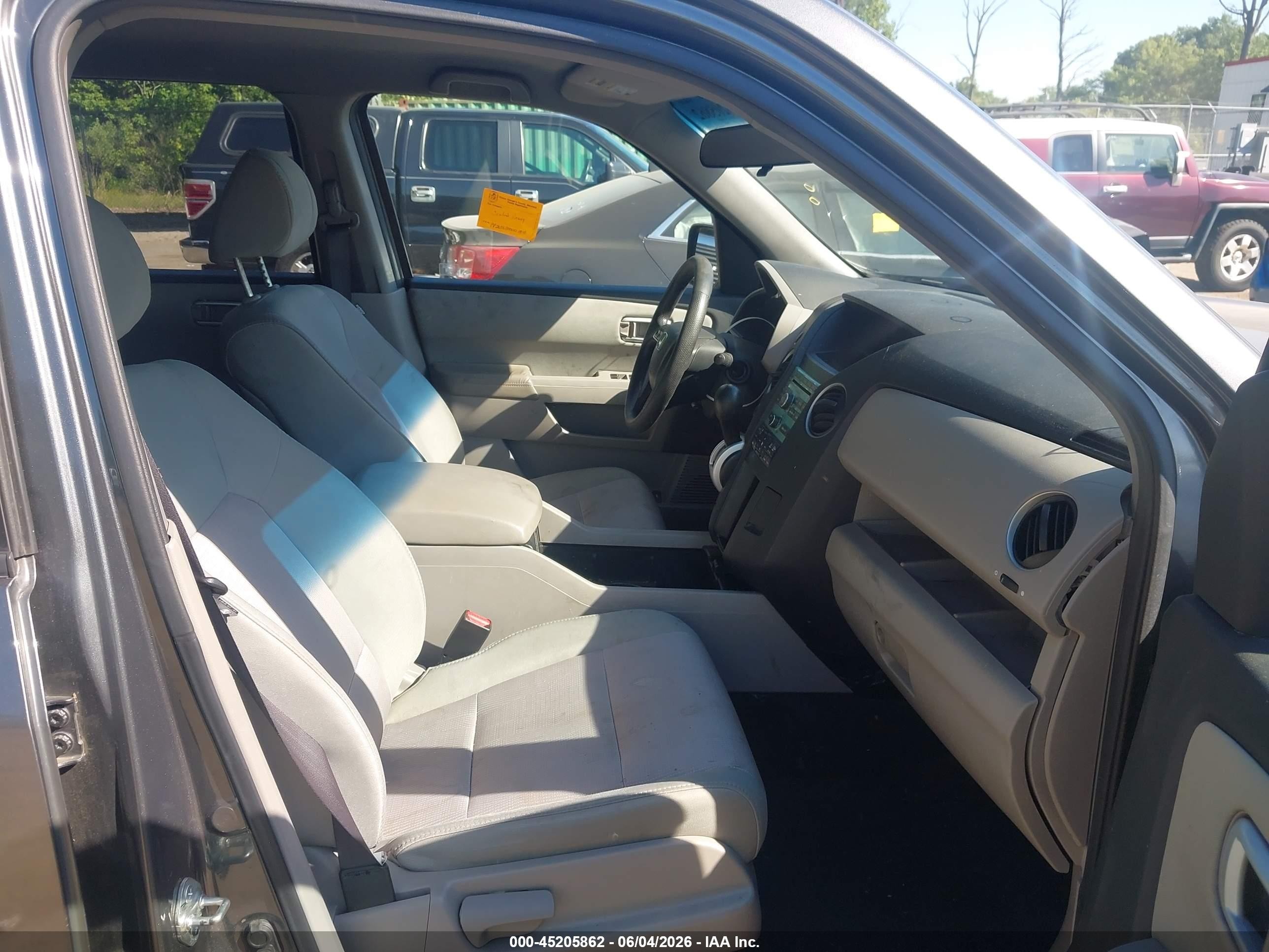 2011 Honda Pilot Ex Gray vin: 5FNYF4H41BB034419