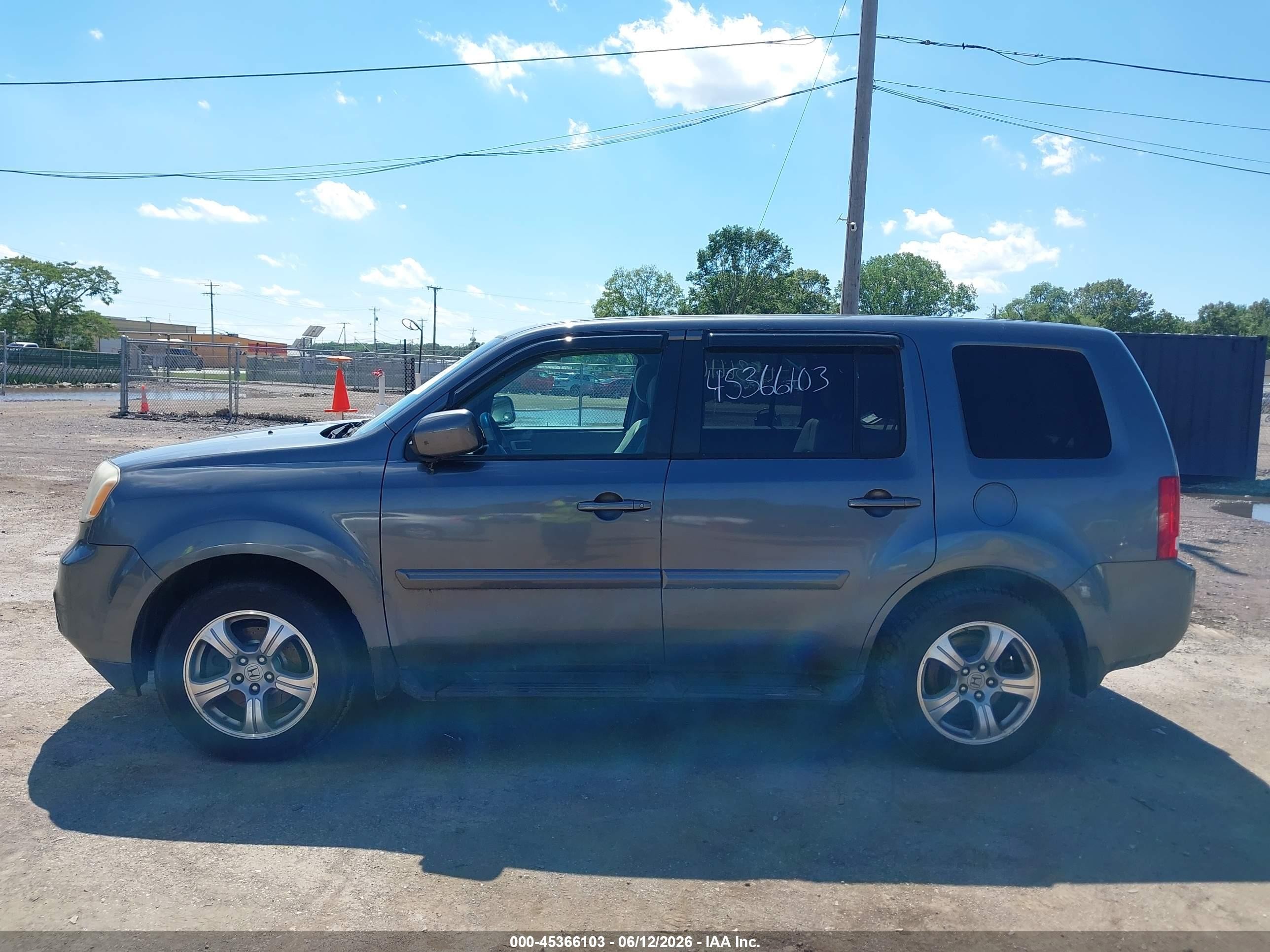 2013 Honda Pilot Ex Gray vin: 5FNYF4H41DB034651