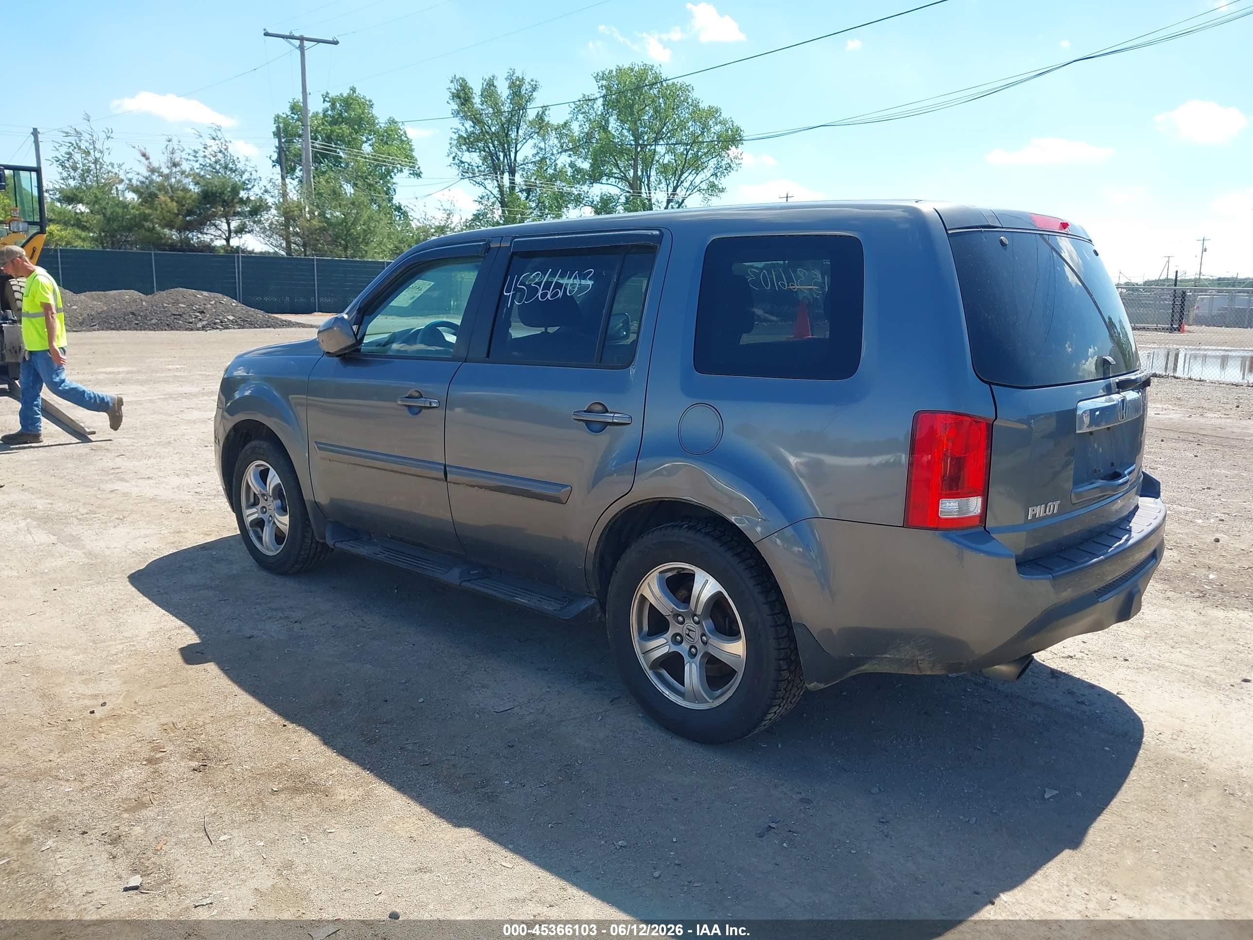 2013 Honda Pilot Ex Gray vin: 5FNYF4H41DB034651