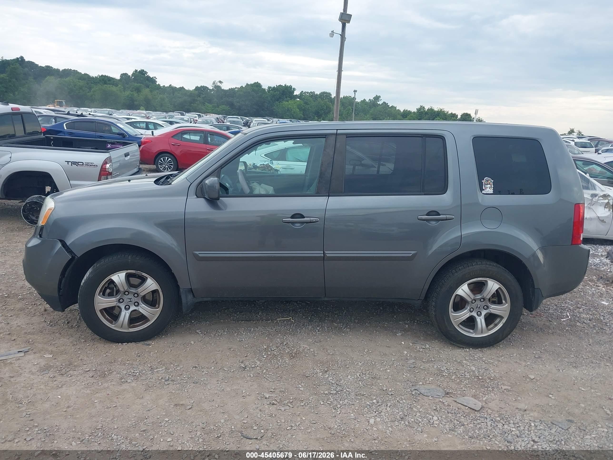 2013 Honda Pilot Ex Gray vin: 5FNYF4H42DB024713
