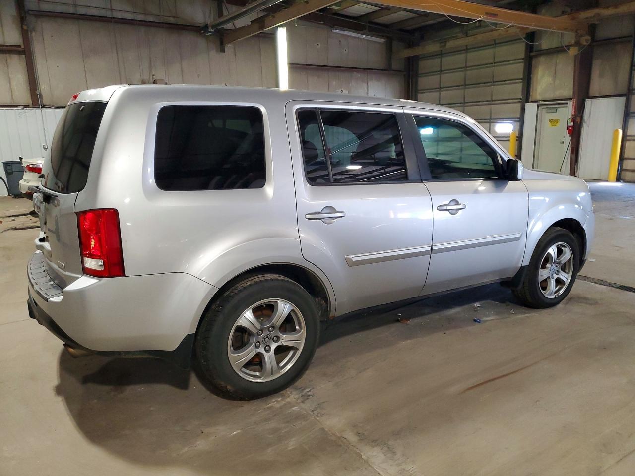 2015 Honda Pilot Ex Silver vin: 5FNYF4H42FB073137