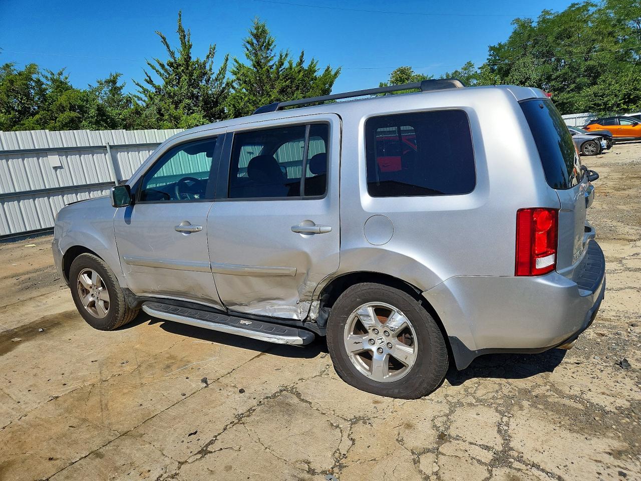 2011 Honda Pilot Ex Silver vin: 5FNYF4H44BB064370