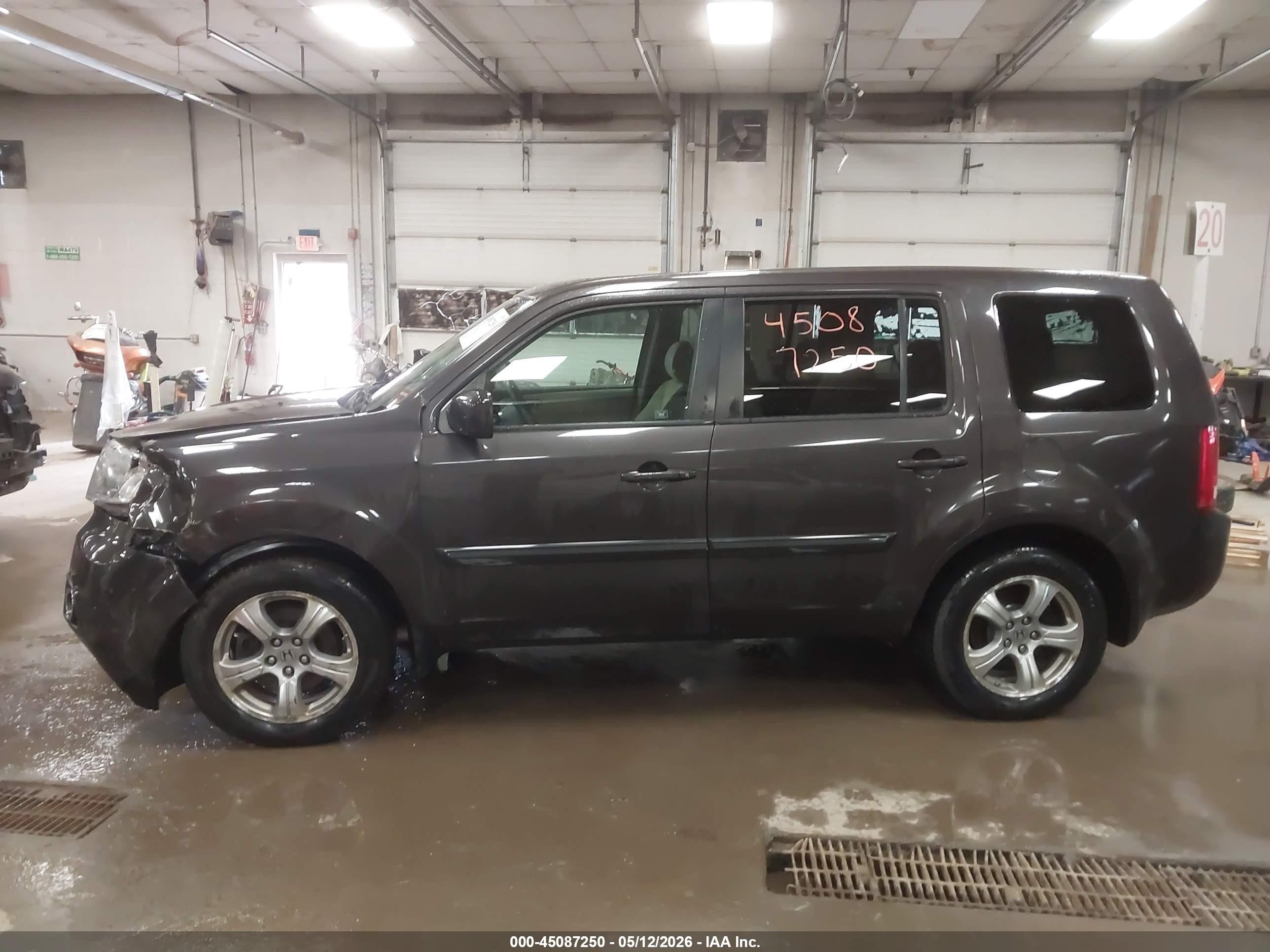 2012 Honda Pilot Ex Gray vin: 5FNYF4H44CB082711