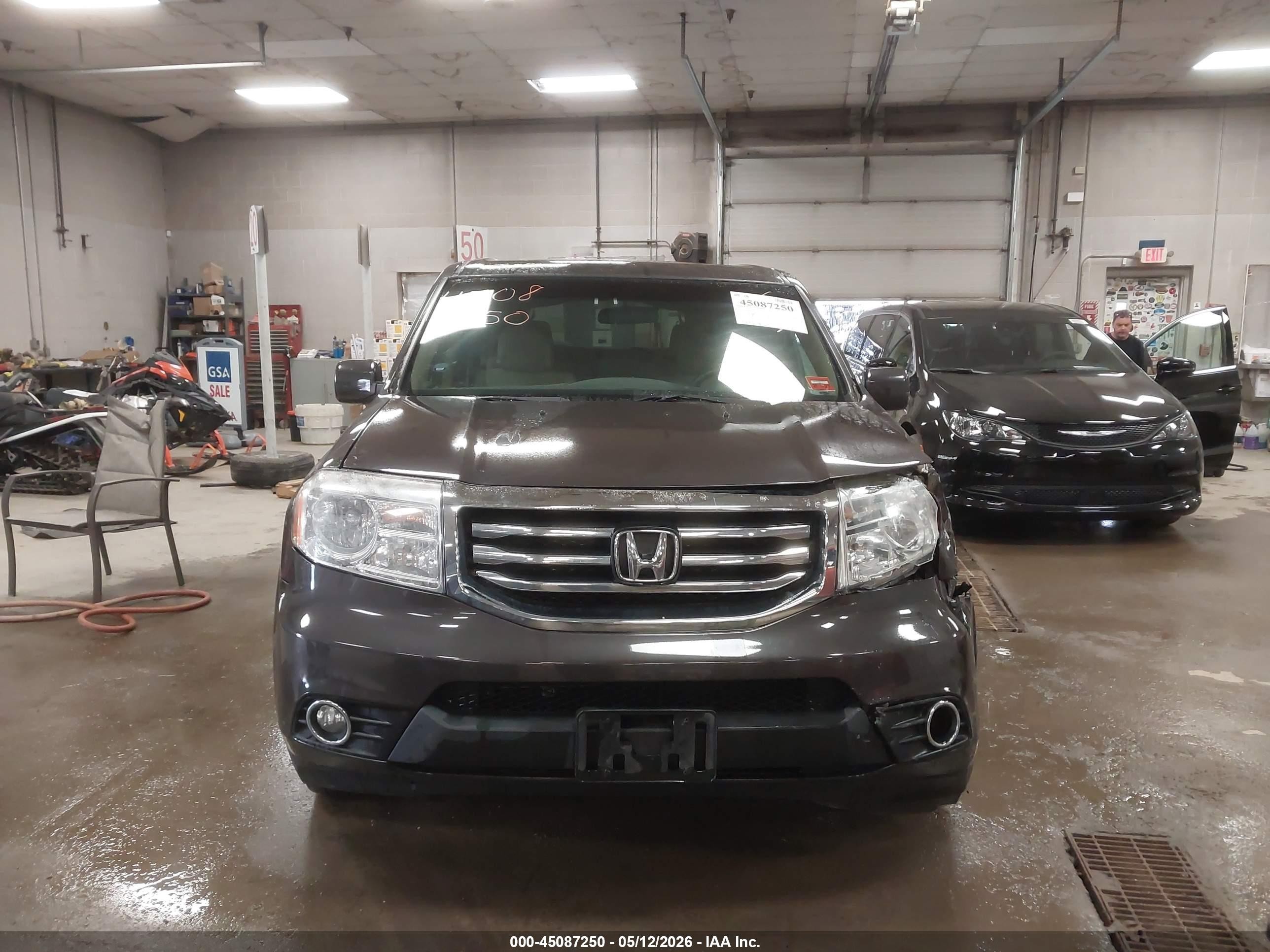 2012 Honda Pilot Ex Gray vin: 5FNYF4H44CB082711