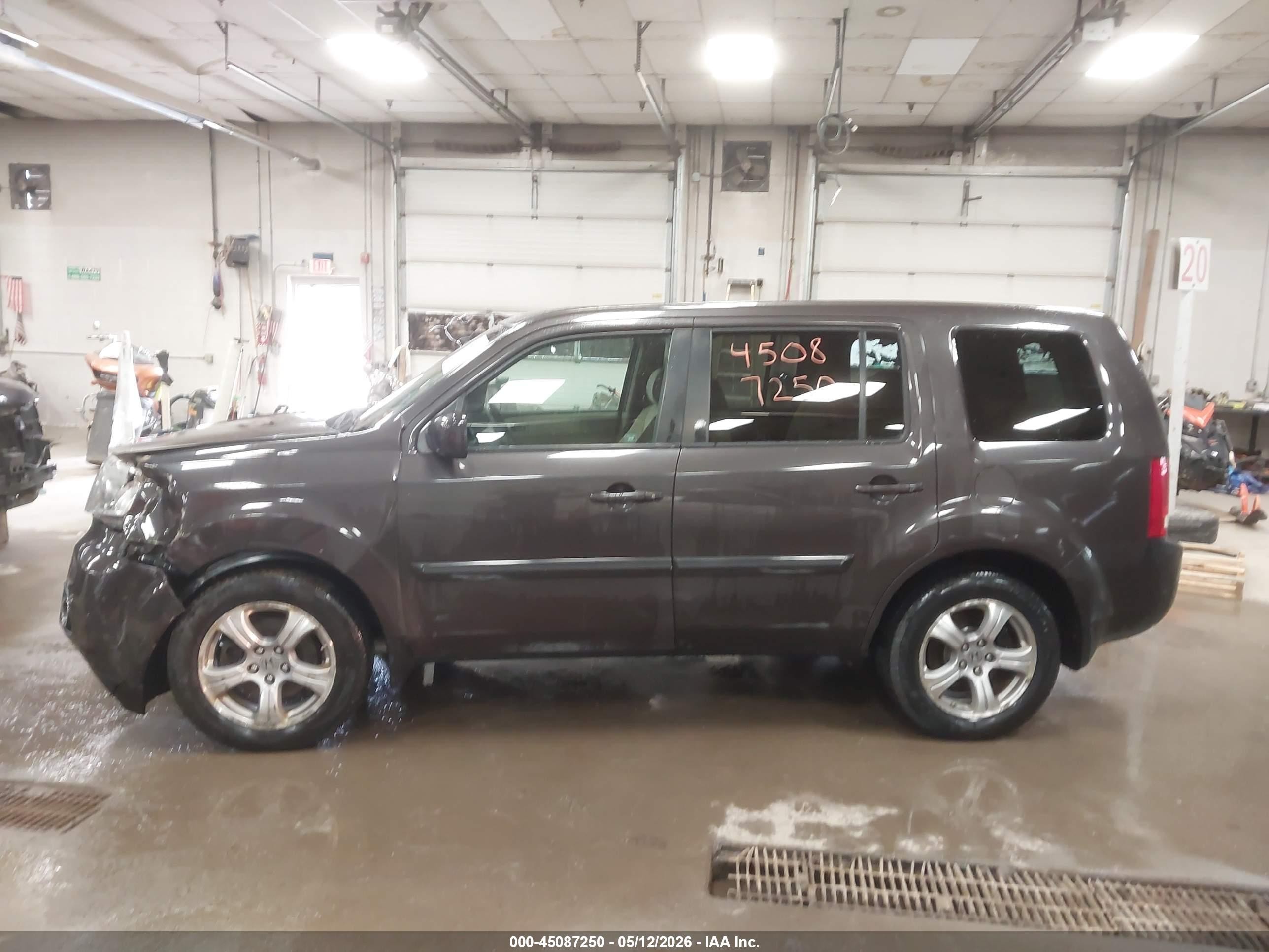 2012 Honda Pilot Ex Gray vin: 5FNYF4H44CB082711