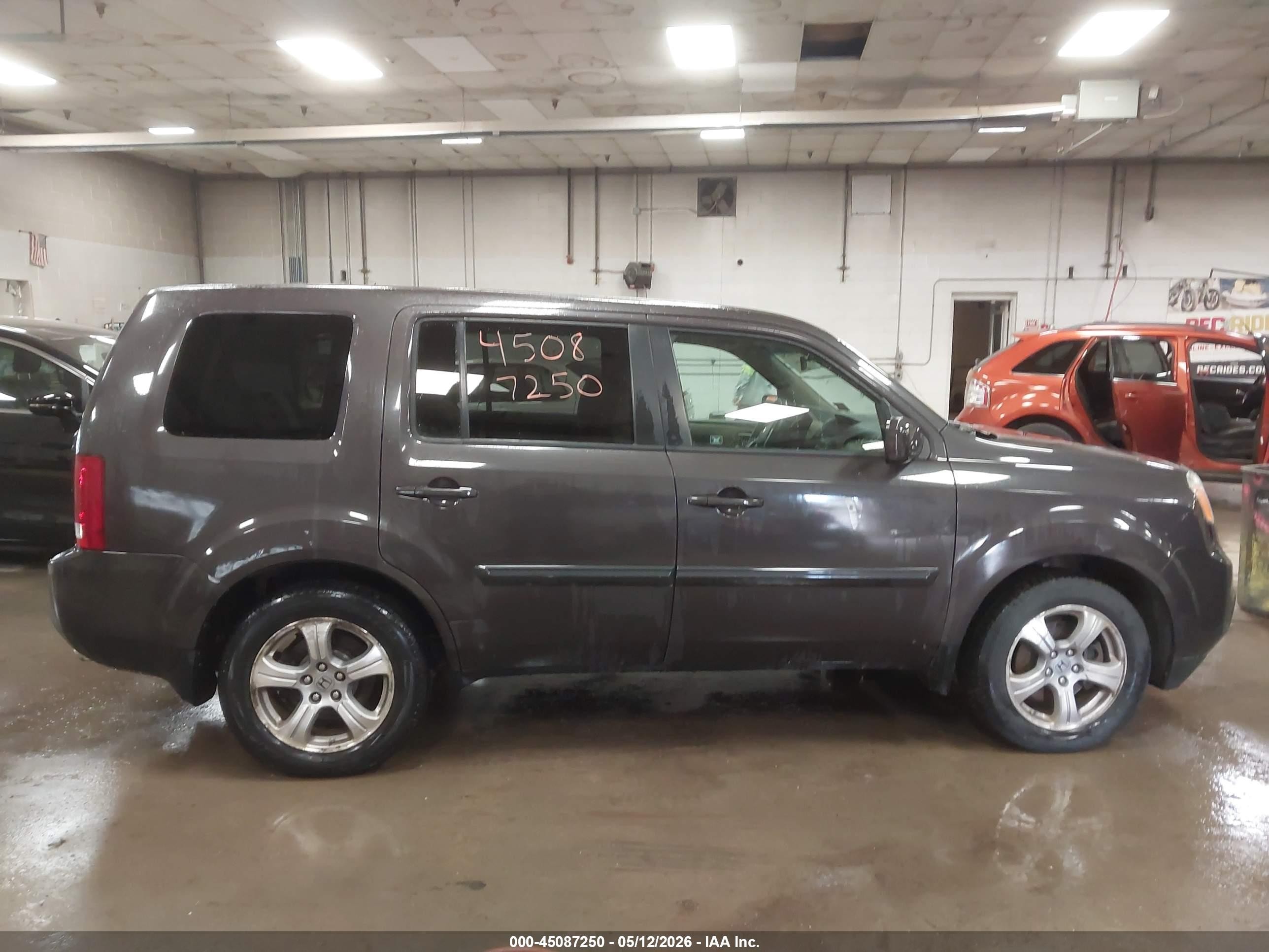 2012 Honda Pilot Ex Gray vin: 5FNYF4H44CB082711
