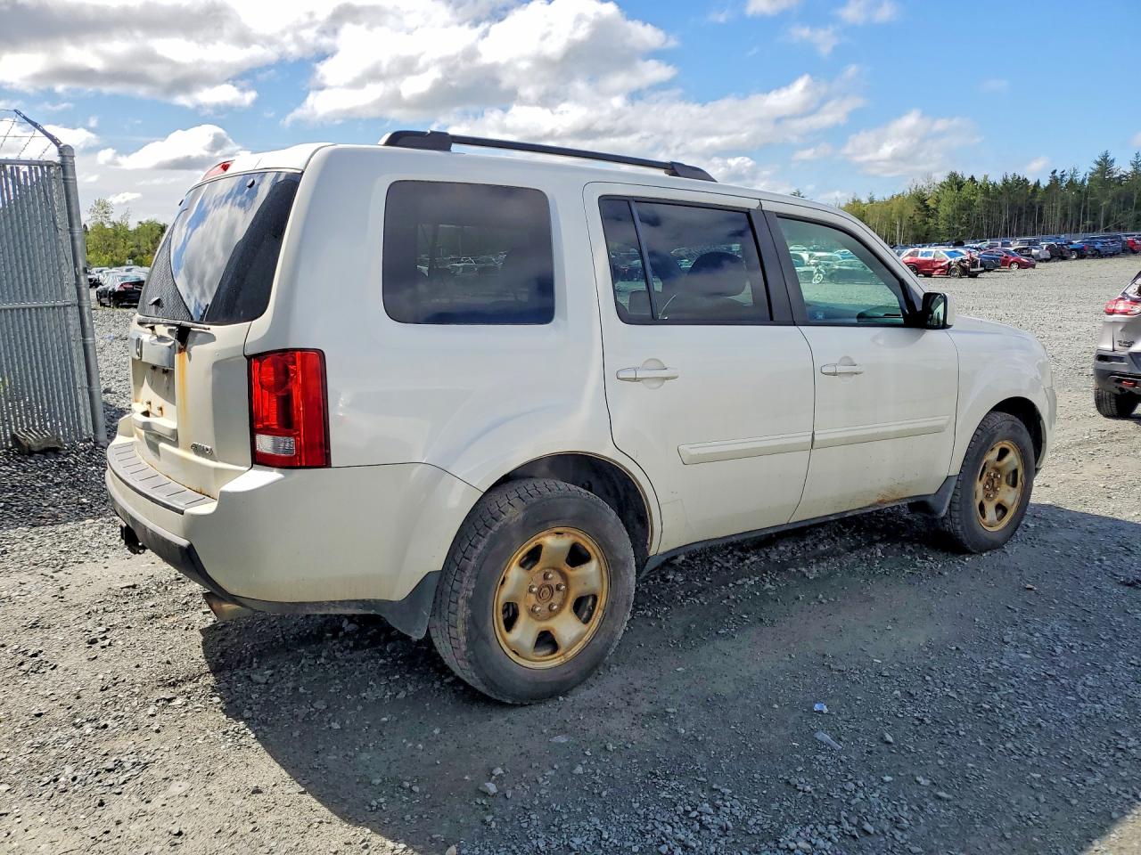 2011 Honda Pilot Ex White vin: 5FNYF4H45BB501065