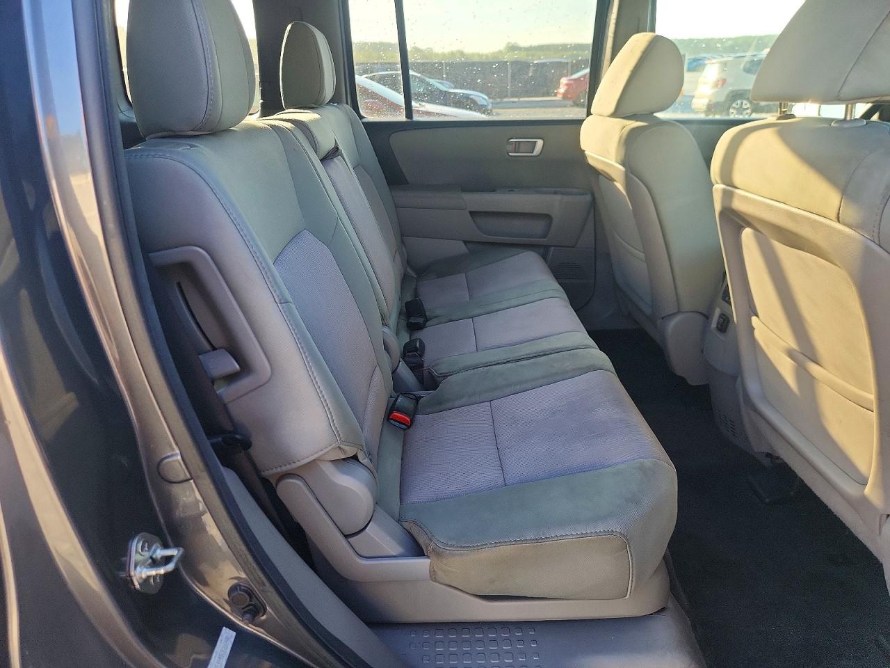 2012 Honda Pilot Ex Gray vin: 5FNYF4H45CB060488