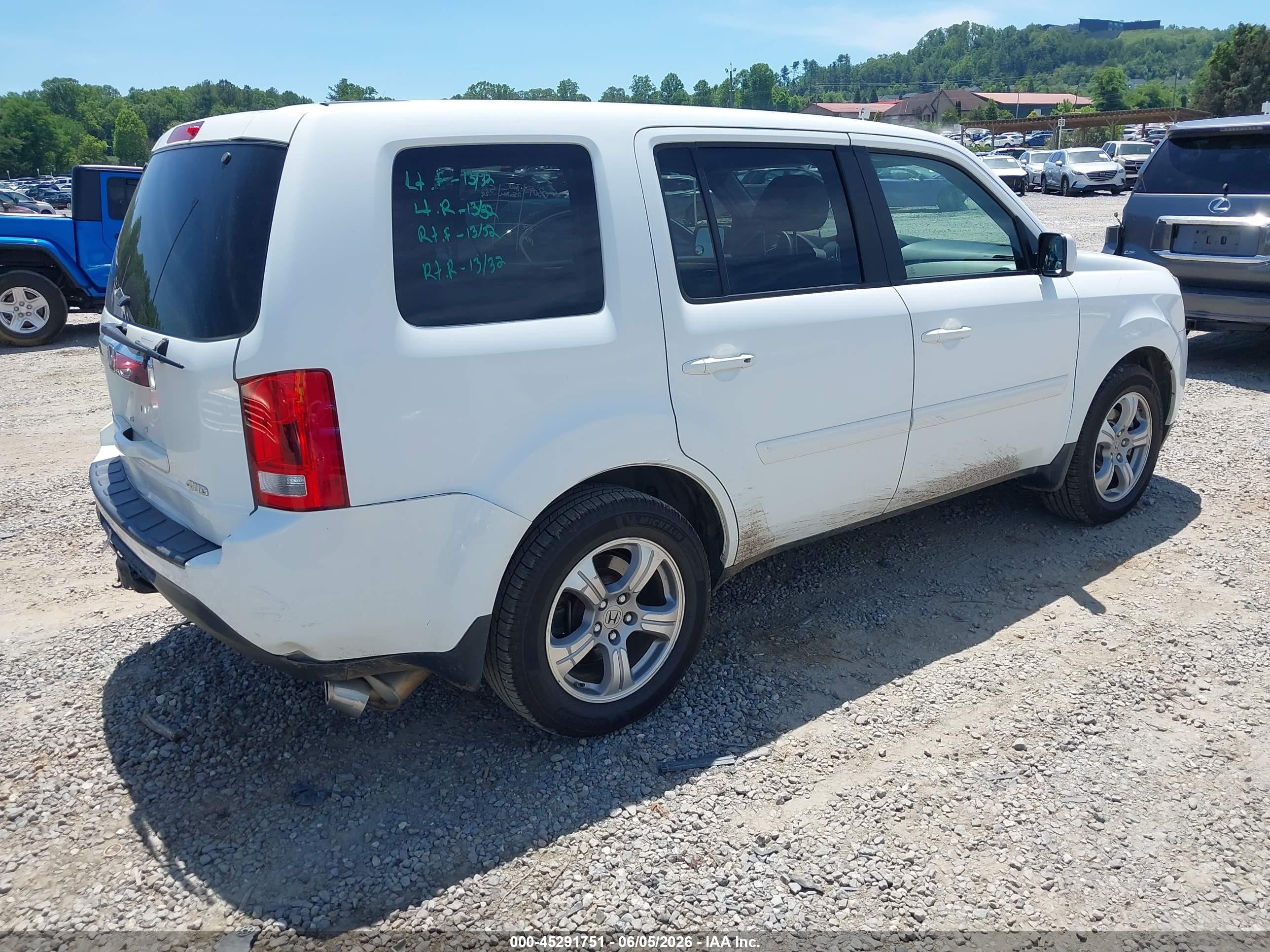 2013 Honda Pilot Ex White vin: 5FNYF4H46DB033799