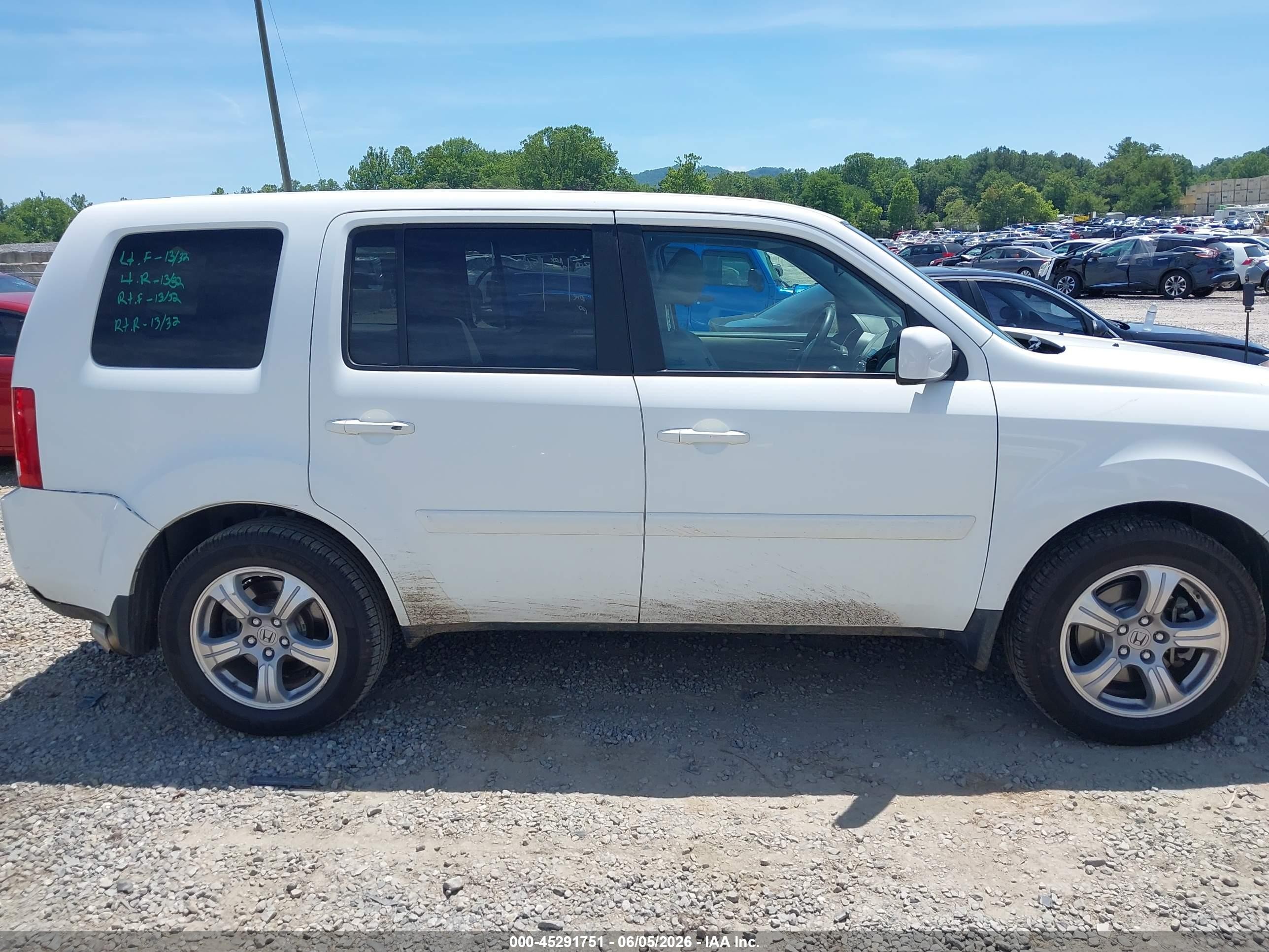 2013 Honda Pilot Ex White vin: 5FNYF4H46DB033799