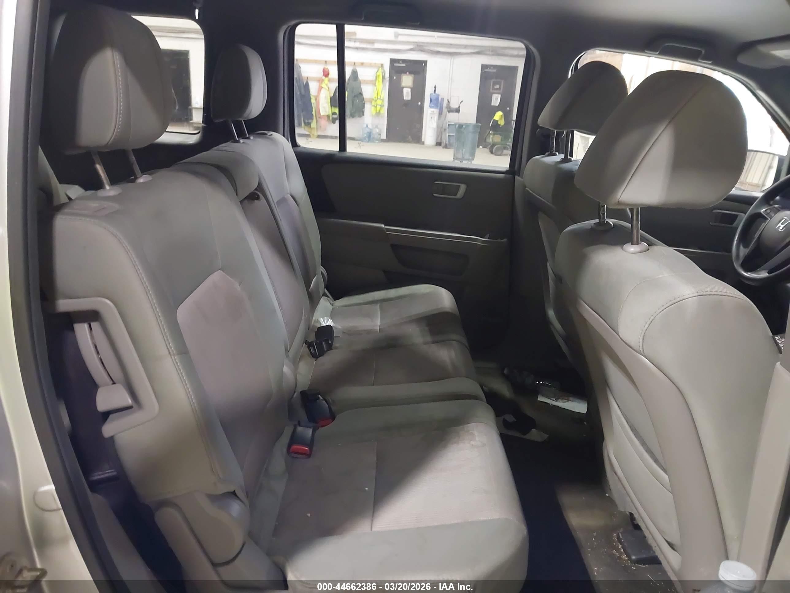 2014 Honda Pilot Ex Gray vin: 5FNYF4H46EB003395