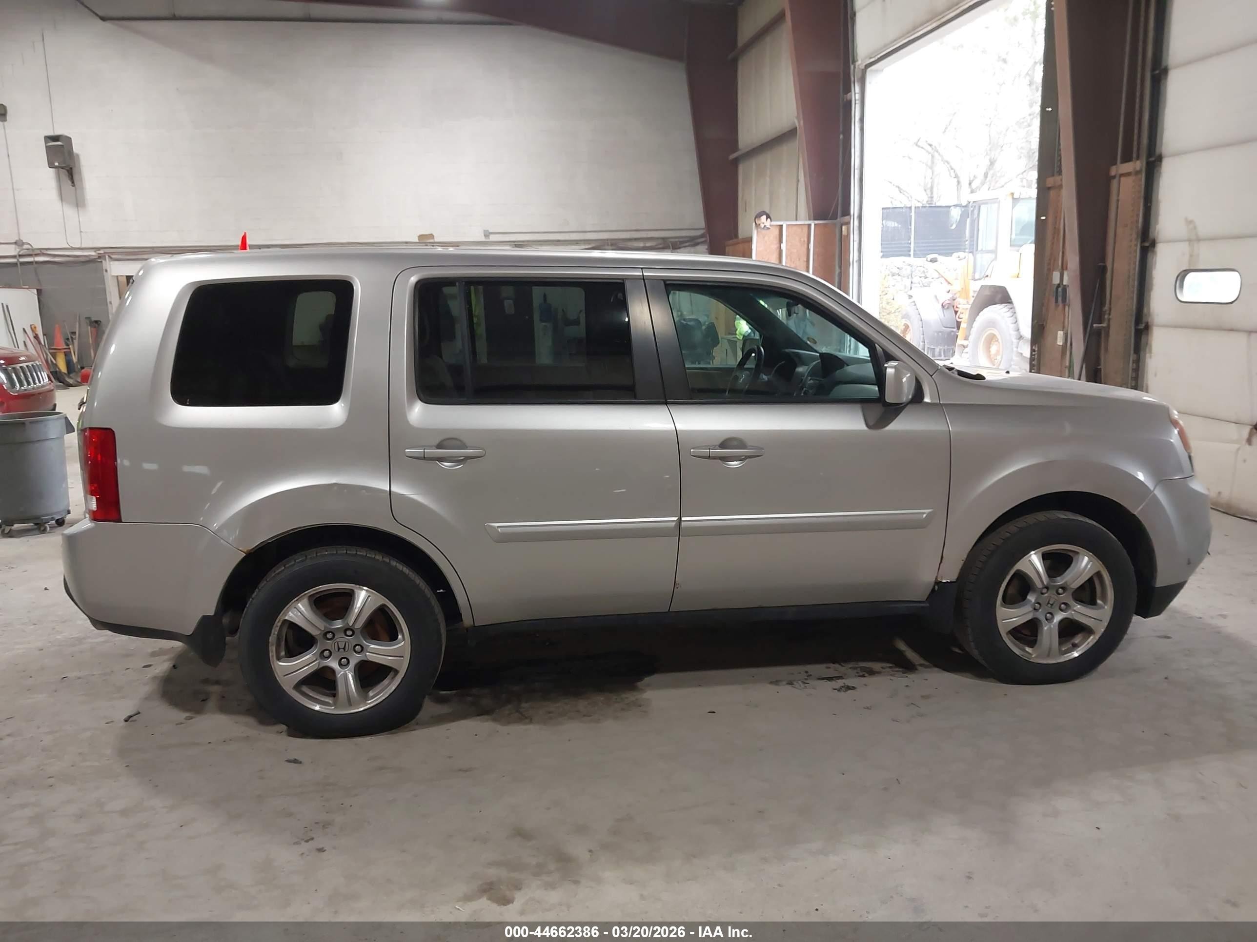 2014 Honda Pilot Ex Gray vin: 5FNYF4H46EB003395