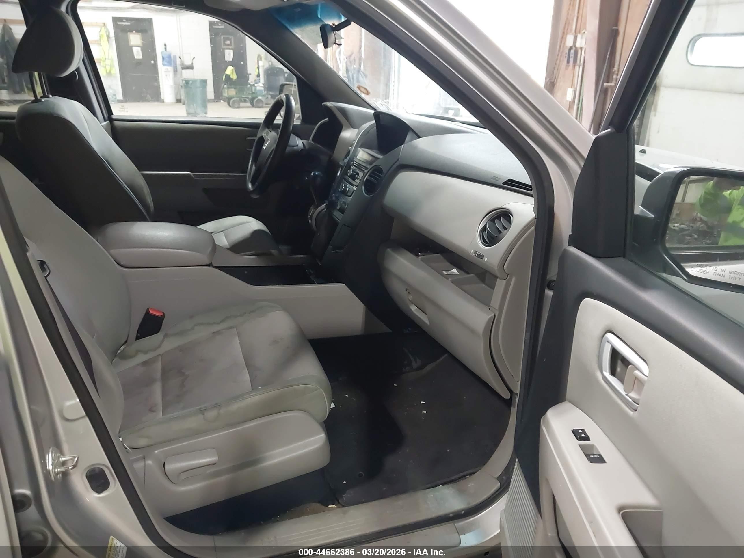 2014 Honda Pilot Ex Gray vin: 5FNYF4H46EB003395
