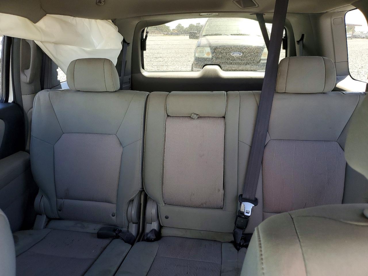 2010 Honda Pilot Ex Серебряный vin: 5FNYF4H47AB017123