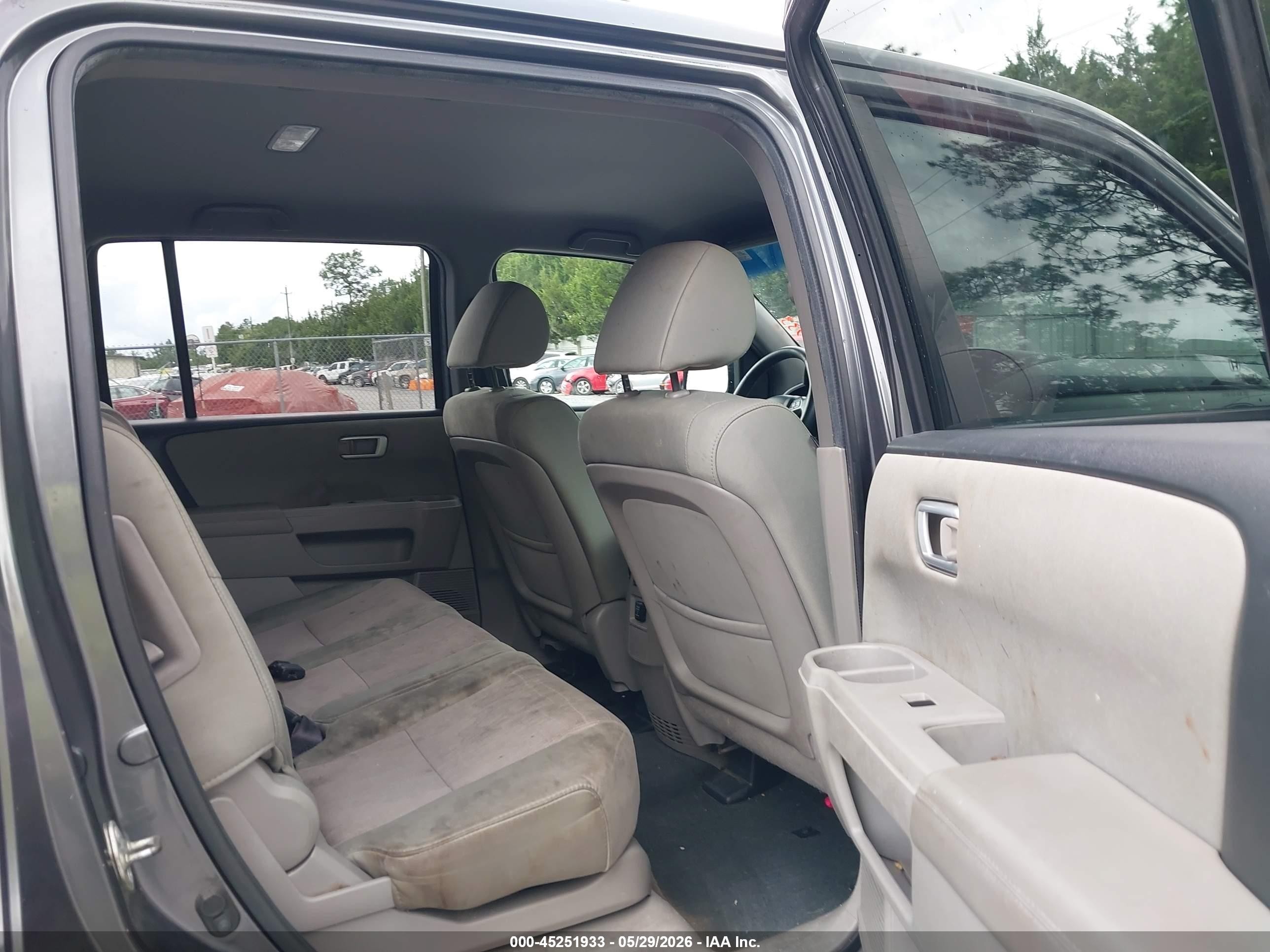 2013 Honda Pilot Ex Gray vin: 5FNYF4H47DB038557