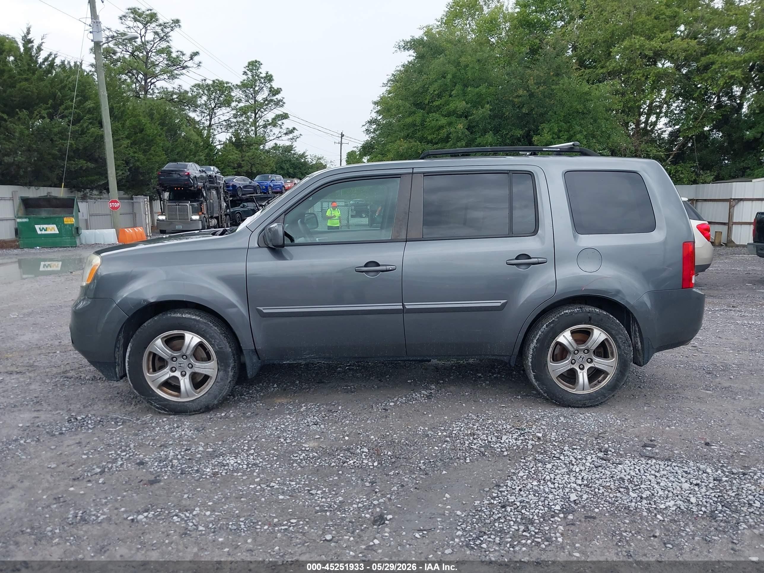 2013 Honda Pilot Ex Gray vin: 5FNYF4H47DB038557