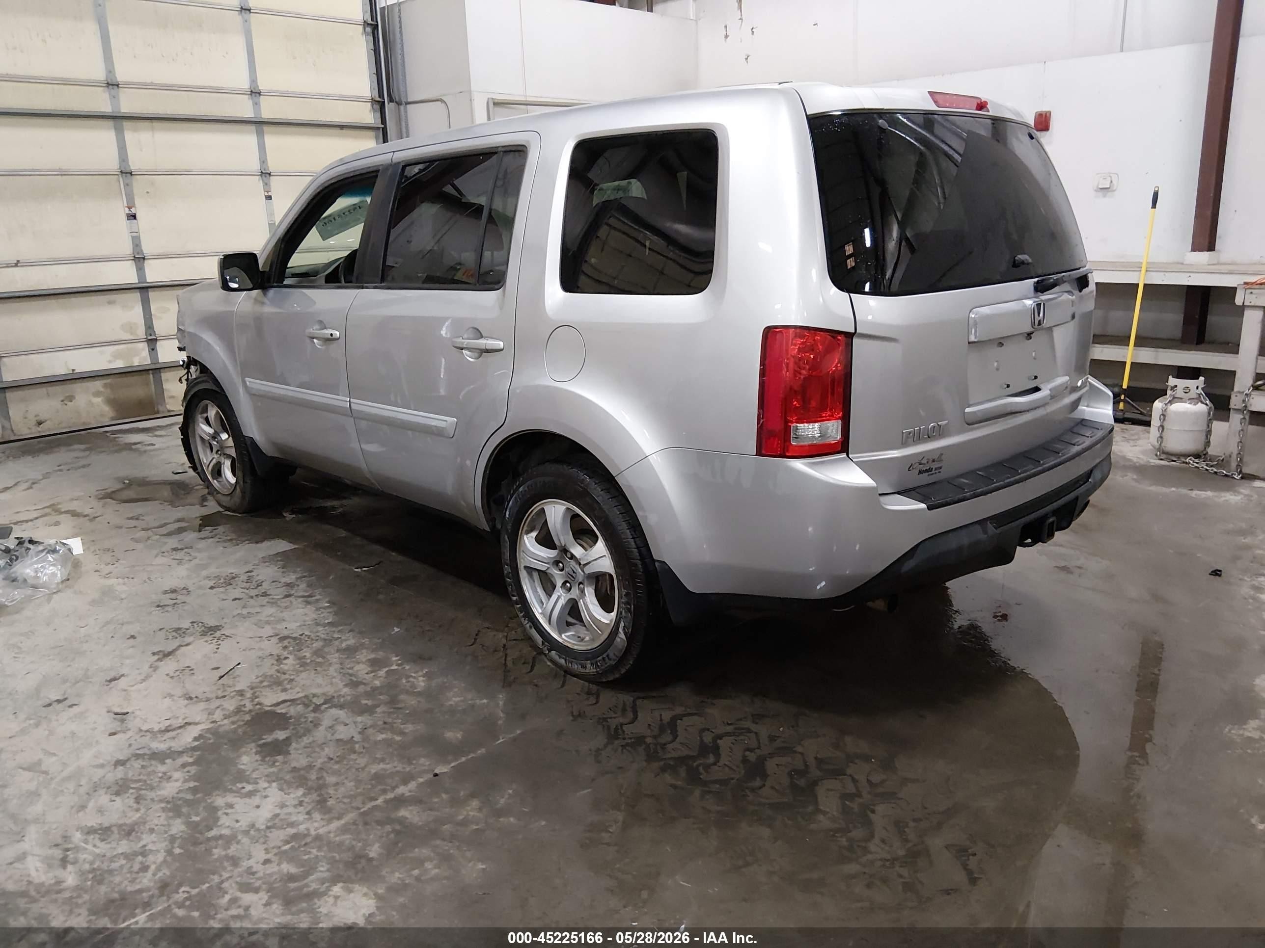 2014 Honda Pilot Ex Серебряный vin: 5FNYF4H47EB028774