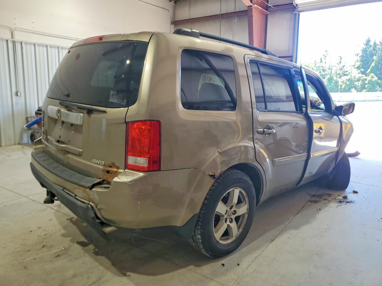 2011 Honda Pilot Ex Gray vin: 5FNYF4H48BB101789