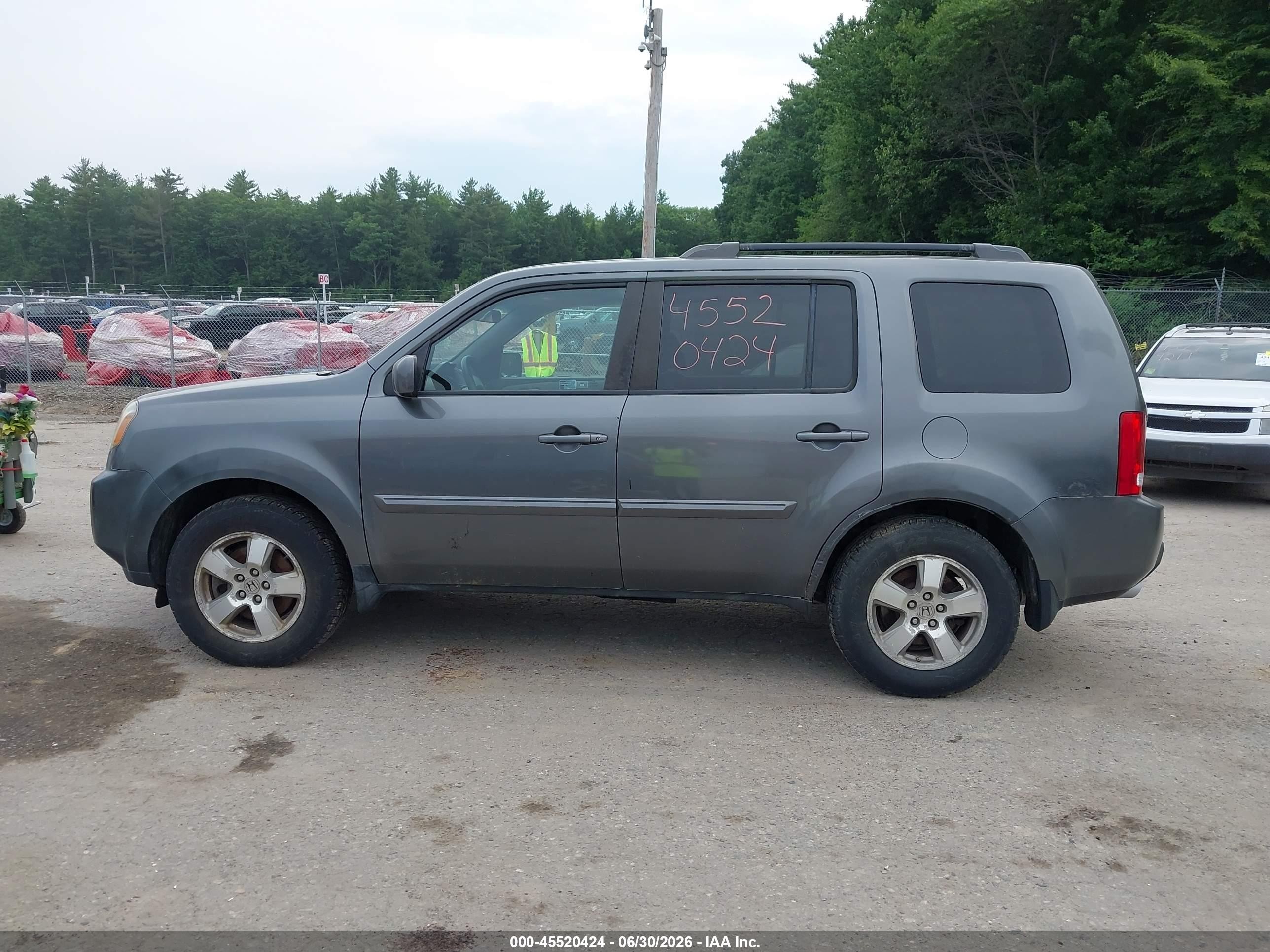 2011 Honda Pilot Ex Gray vin: 5FNYF4H49BB045975