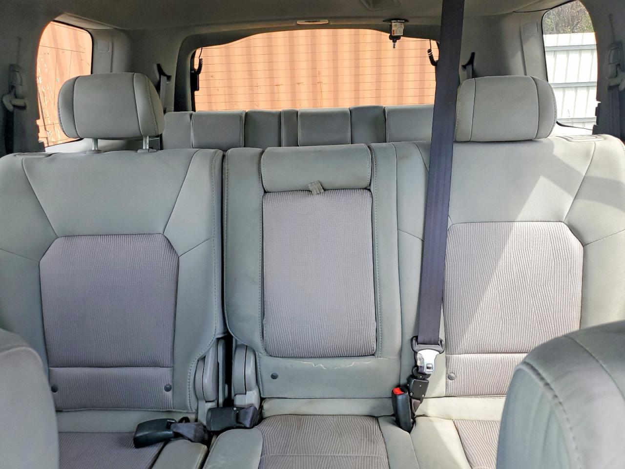 2011 Honda Pilot Ex Gray vin: 5FNYF4H49BB045975
