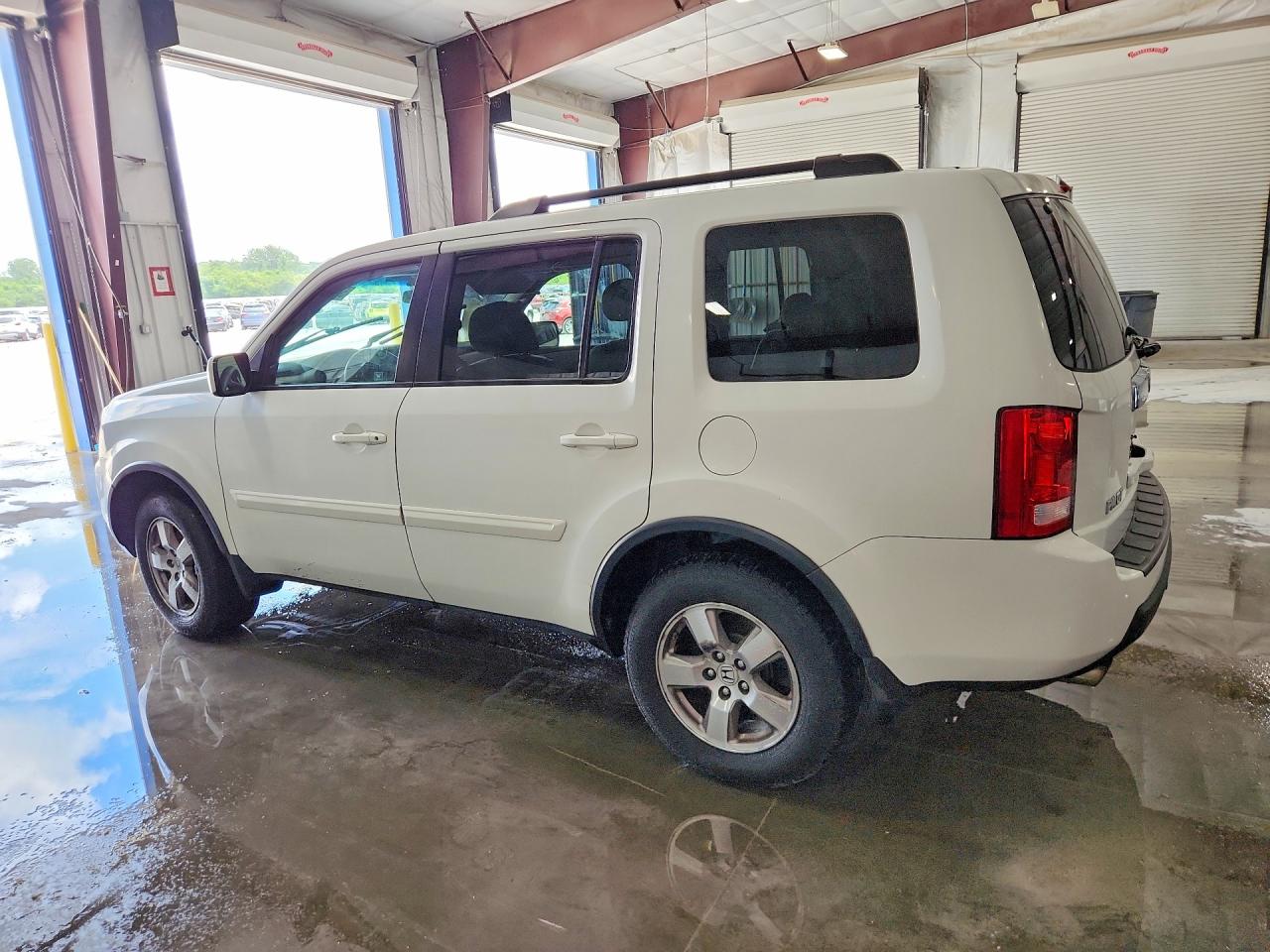 2011 Honda Pilot Ex White vin: 5FNYF4H49BB082802