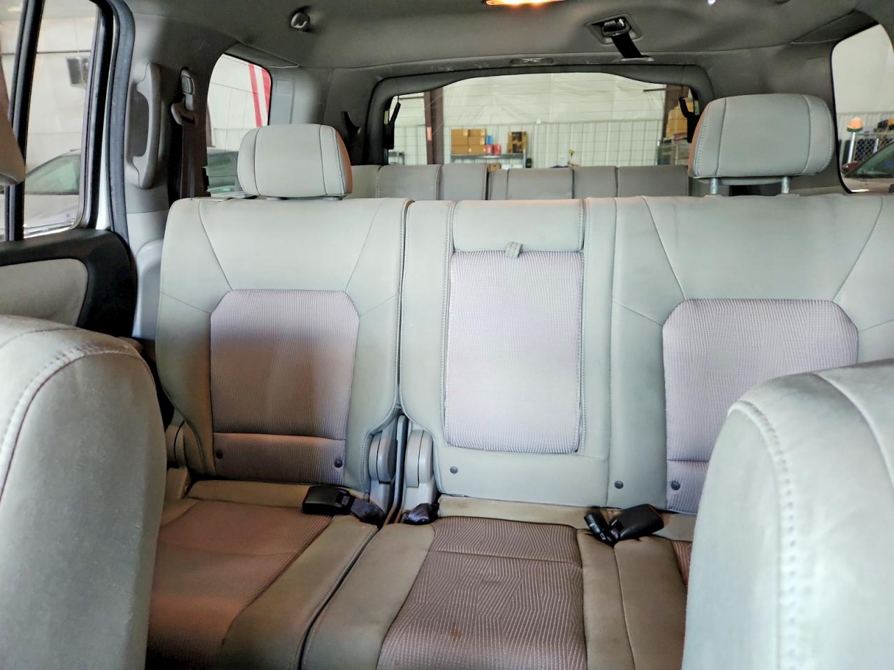 2011 Honda Pilot Ex White vin: 5FNYF4H49BB082802