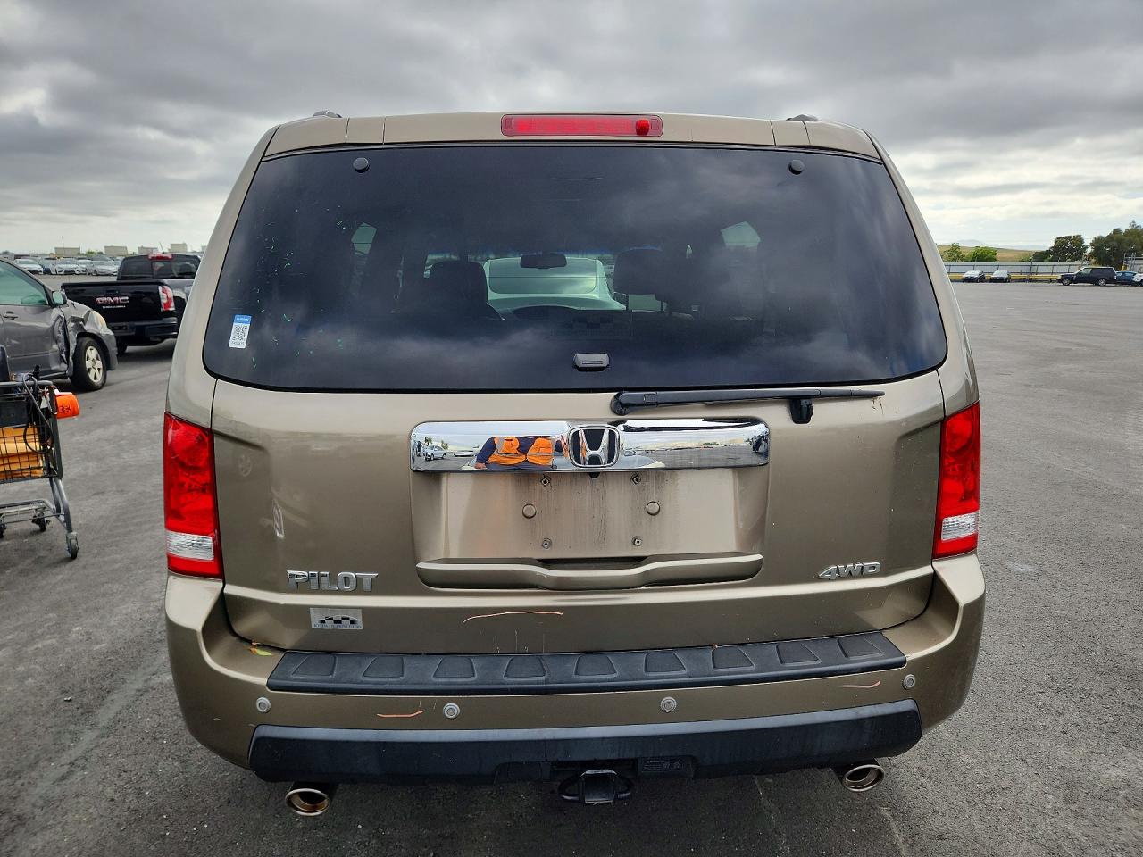 2011 Honda Pilot Ex Gold vin: 5FNYF4H49BB105592