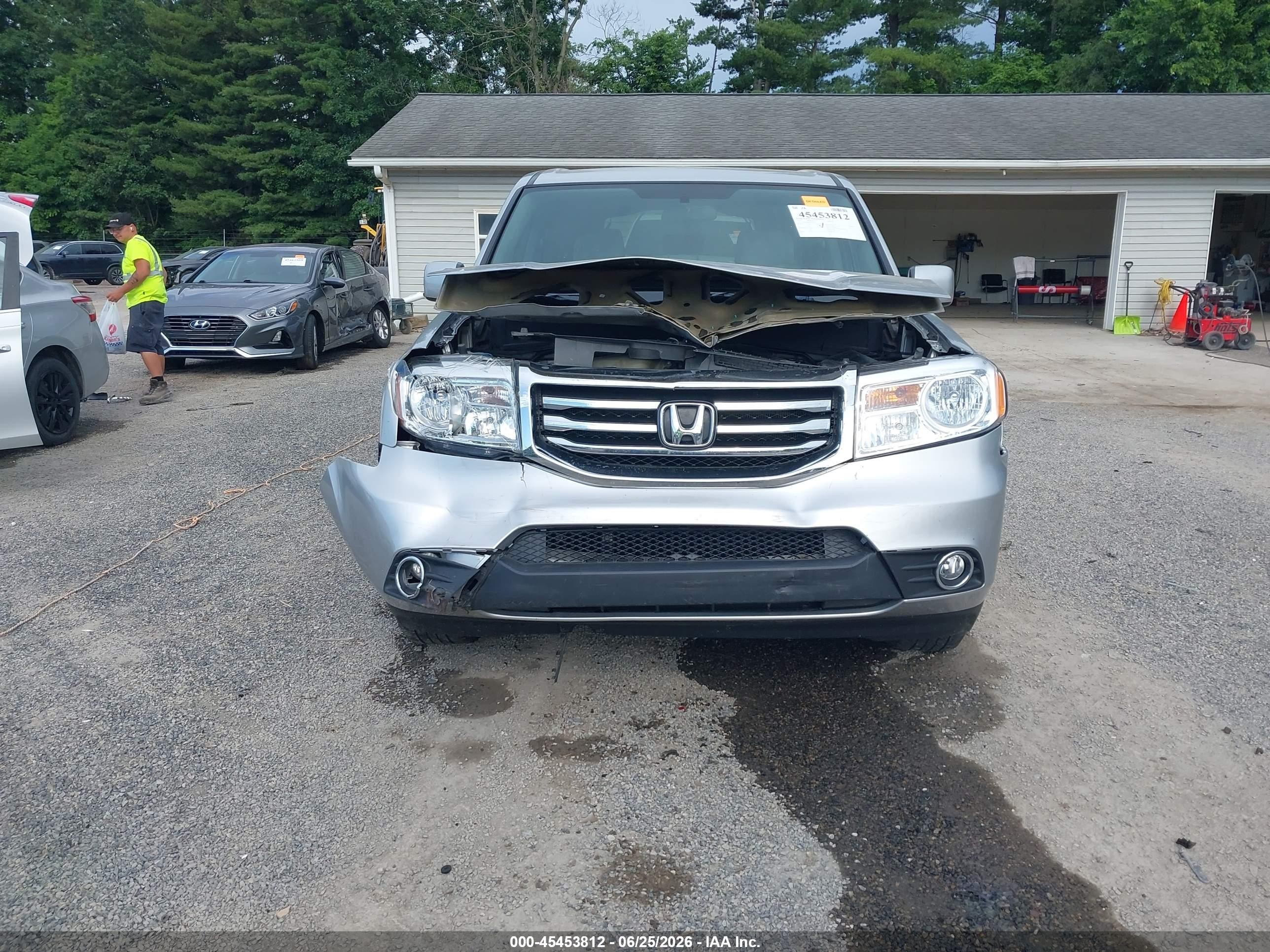2014 Honda Pilot Ex Серебряный vin: 5FNYF4H49EB003374